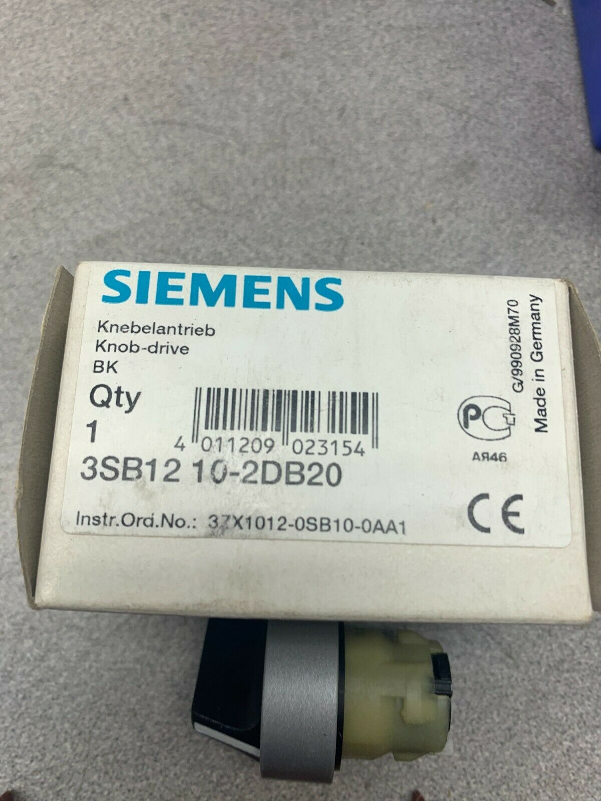 NEW IN BOX SIEMENS KNOB DRIVE 3SB12 10-2DB20