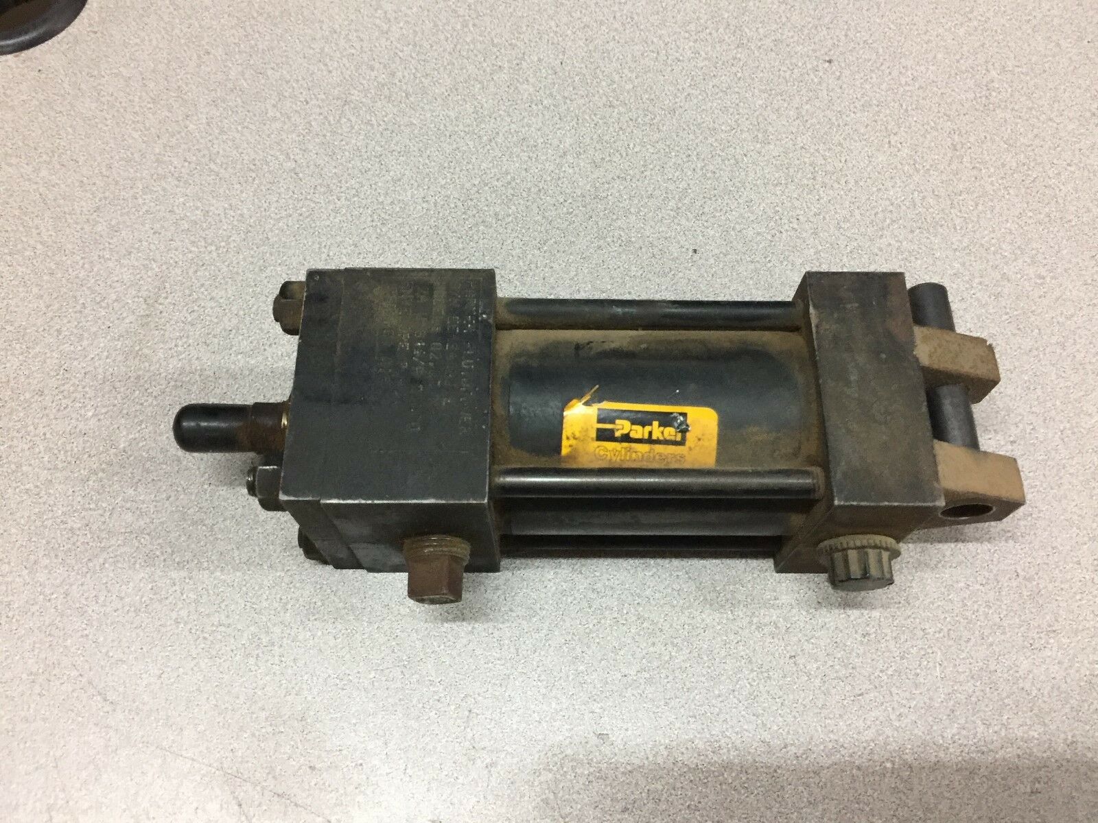 USED PARKER 250PSI PNUEMATIC CYLINDER 02.00 55 2AU S14/A 2.000