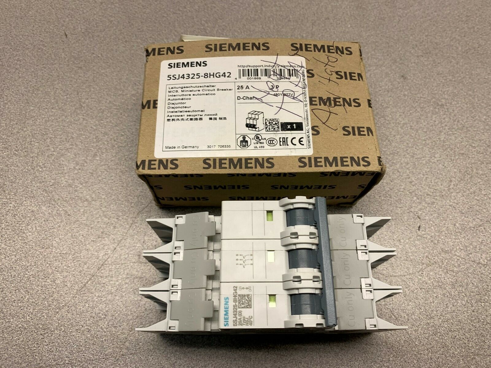 NEW IN BOX SIEMENS BREAKER 5SJ4325-8HGA2