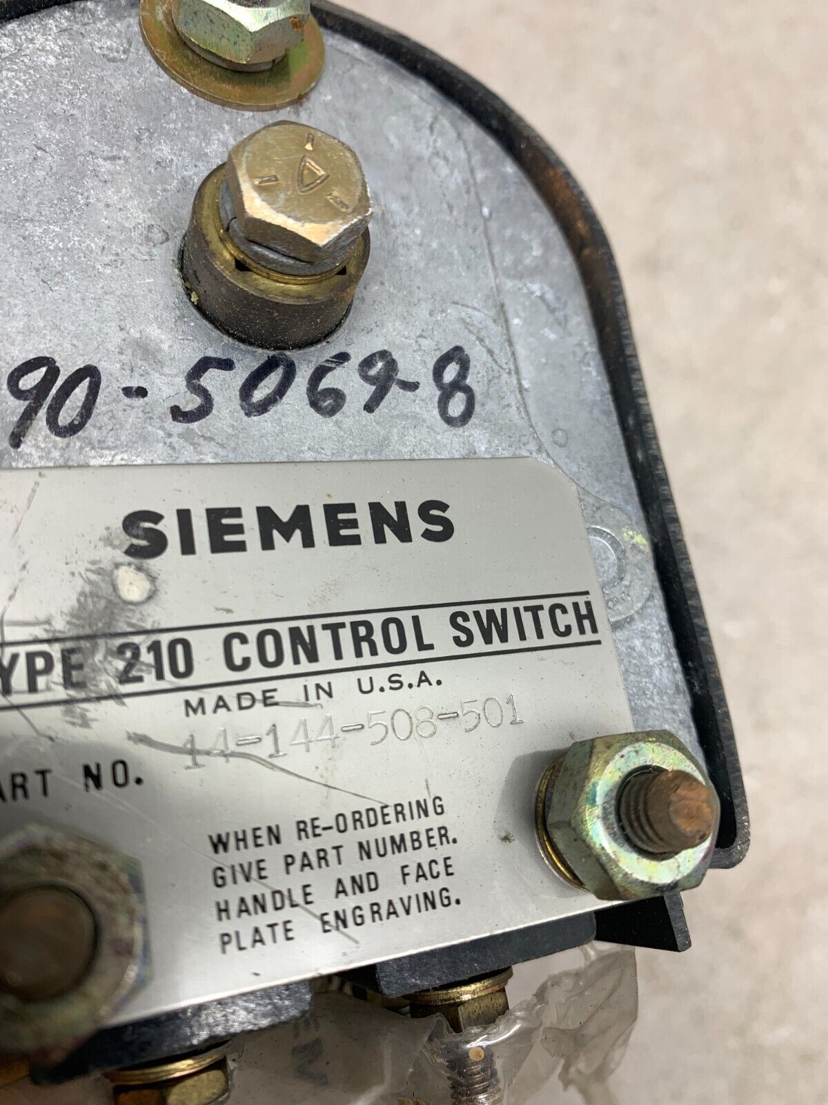 USED SIEMENS TYPE 210 CONTROL SWITCH 14-144-508-501