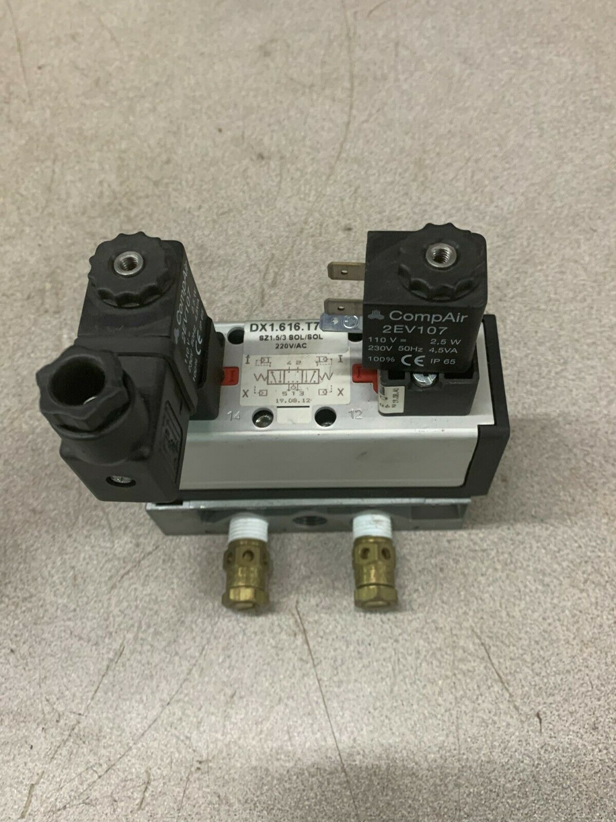 NEW NO BOX COMPAIR PNEUMATIC VALVE DX1.616.T713