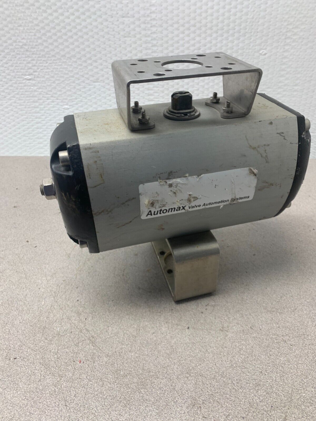 USED FLOWSERVE VALVE ACTUATOR B100S10