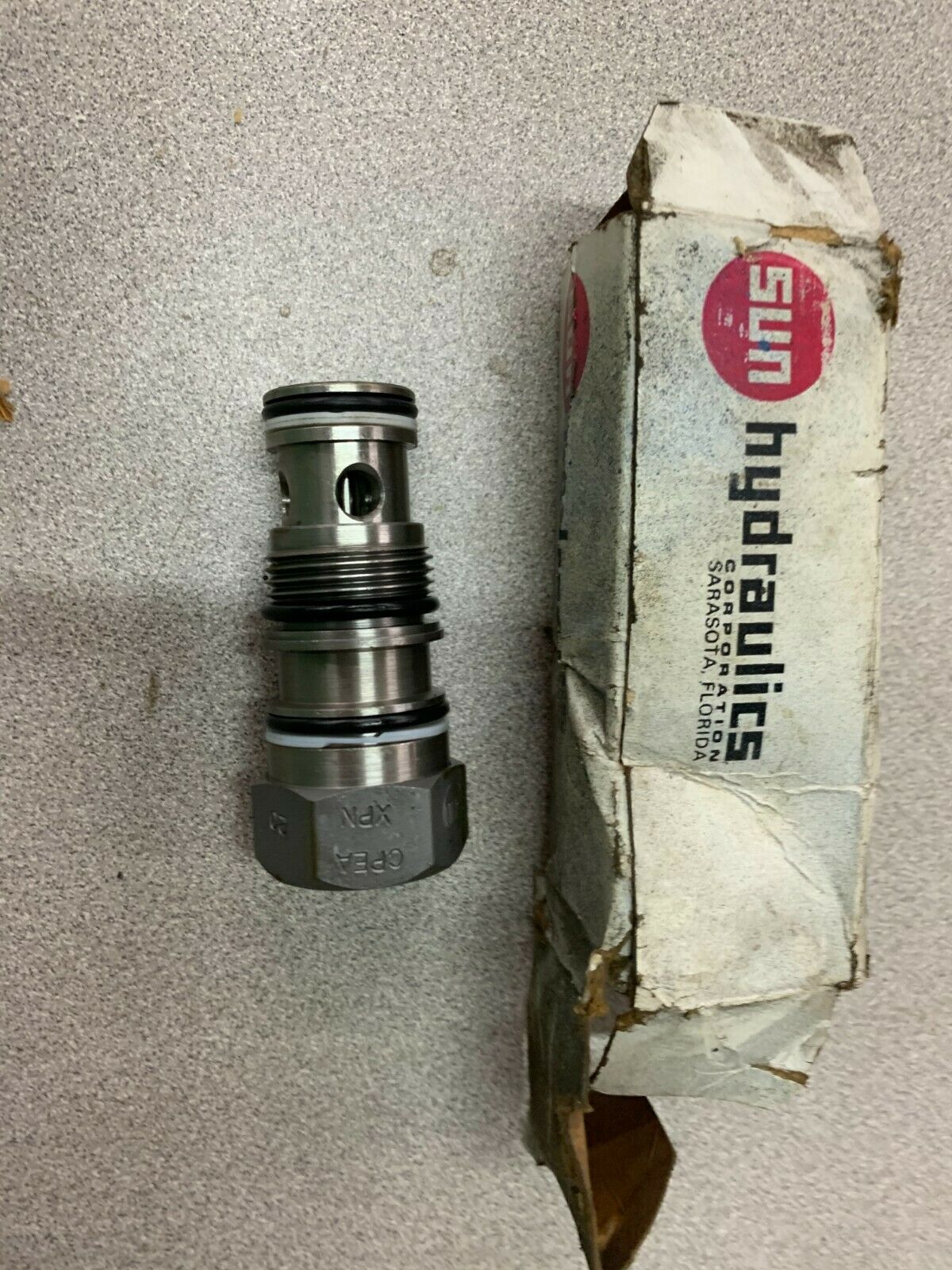 NEW IN BOX SUN HYDRAULIC VALVE CPEAXPN