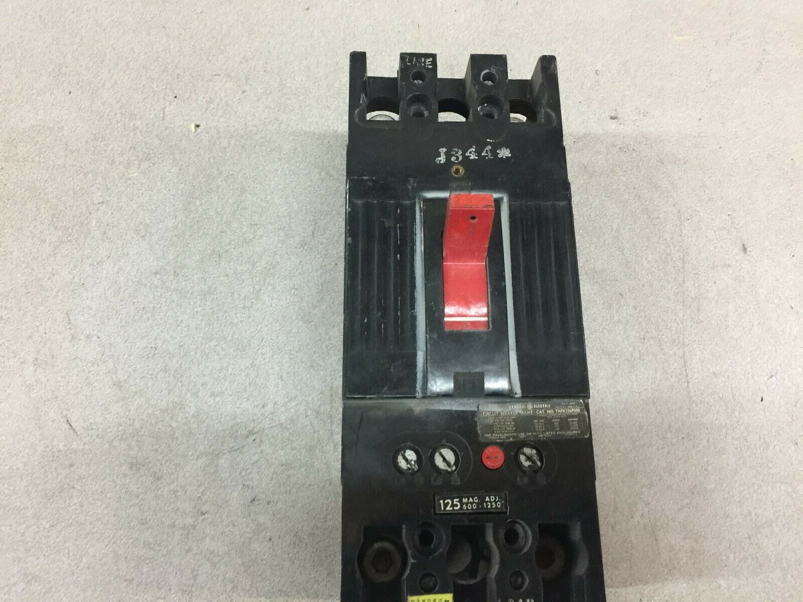 USED GE 125AMP 2POLE 600VAC 250VDC BREAKER THFK226F00