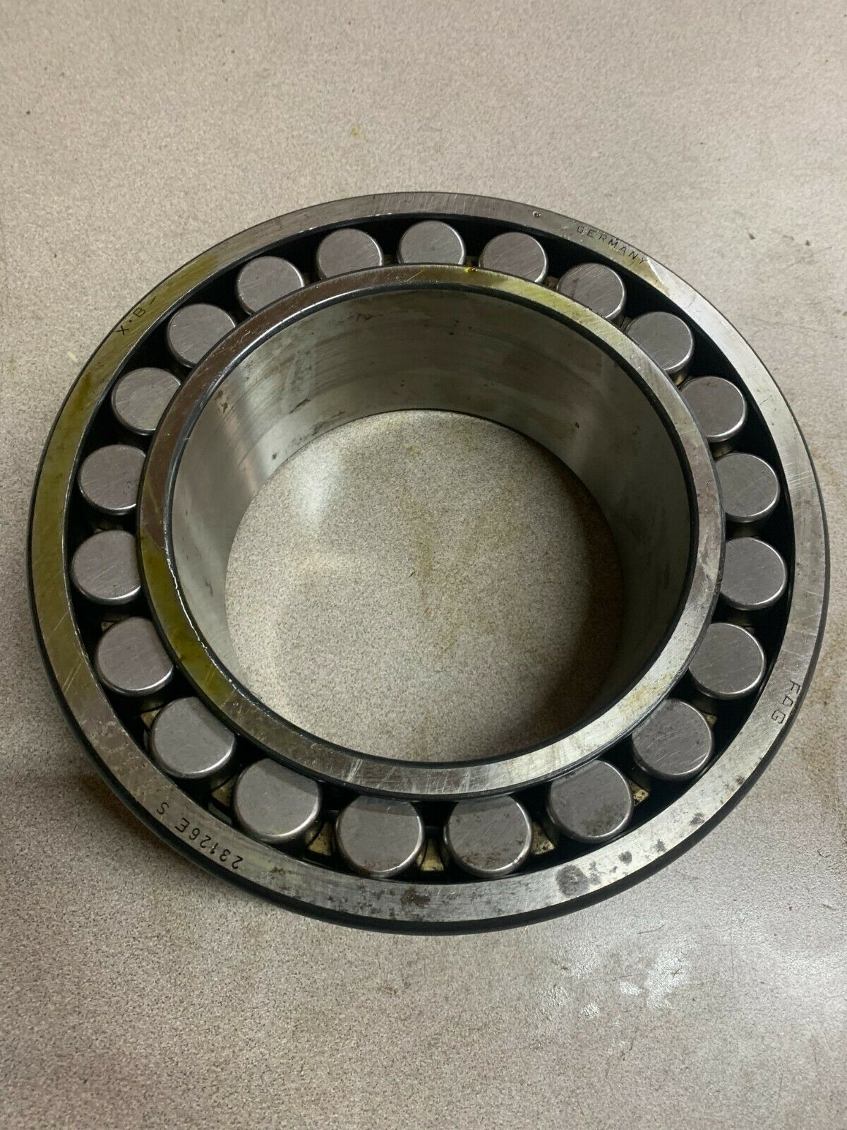 NEW NO BOX FAG SPHERICAL ROLLER BEARING 23126E S