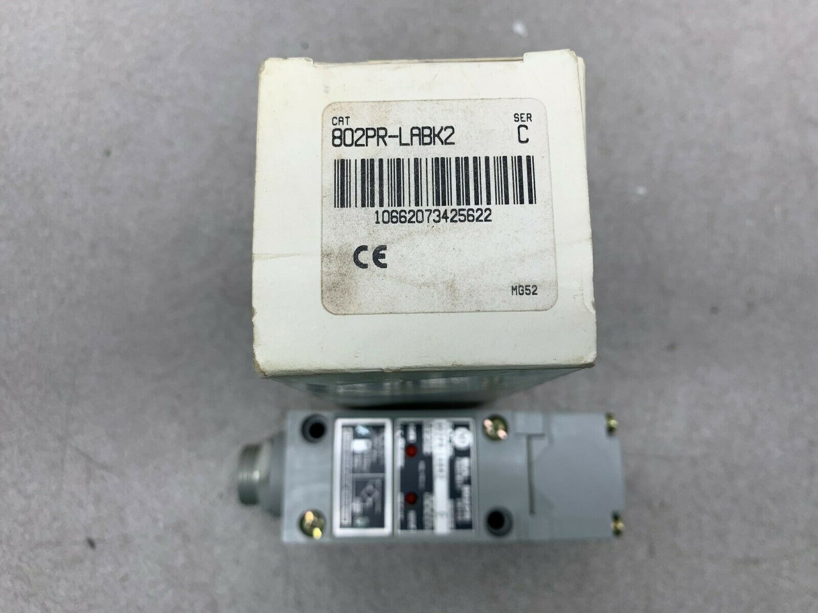 NEW IN BOX ALLEN BRADLEY SWITCH 802PR-LABK2