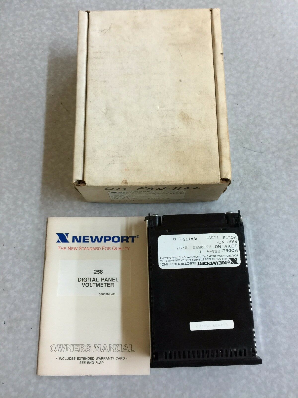 NEW IN BOX NEWPORT DIGITAL PANEL VOLTMETER 258-4