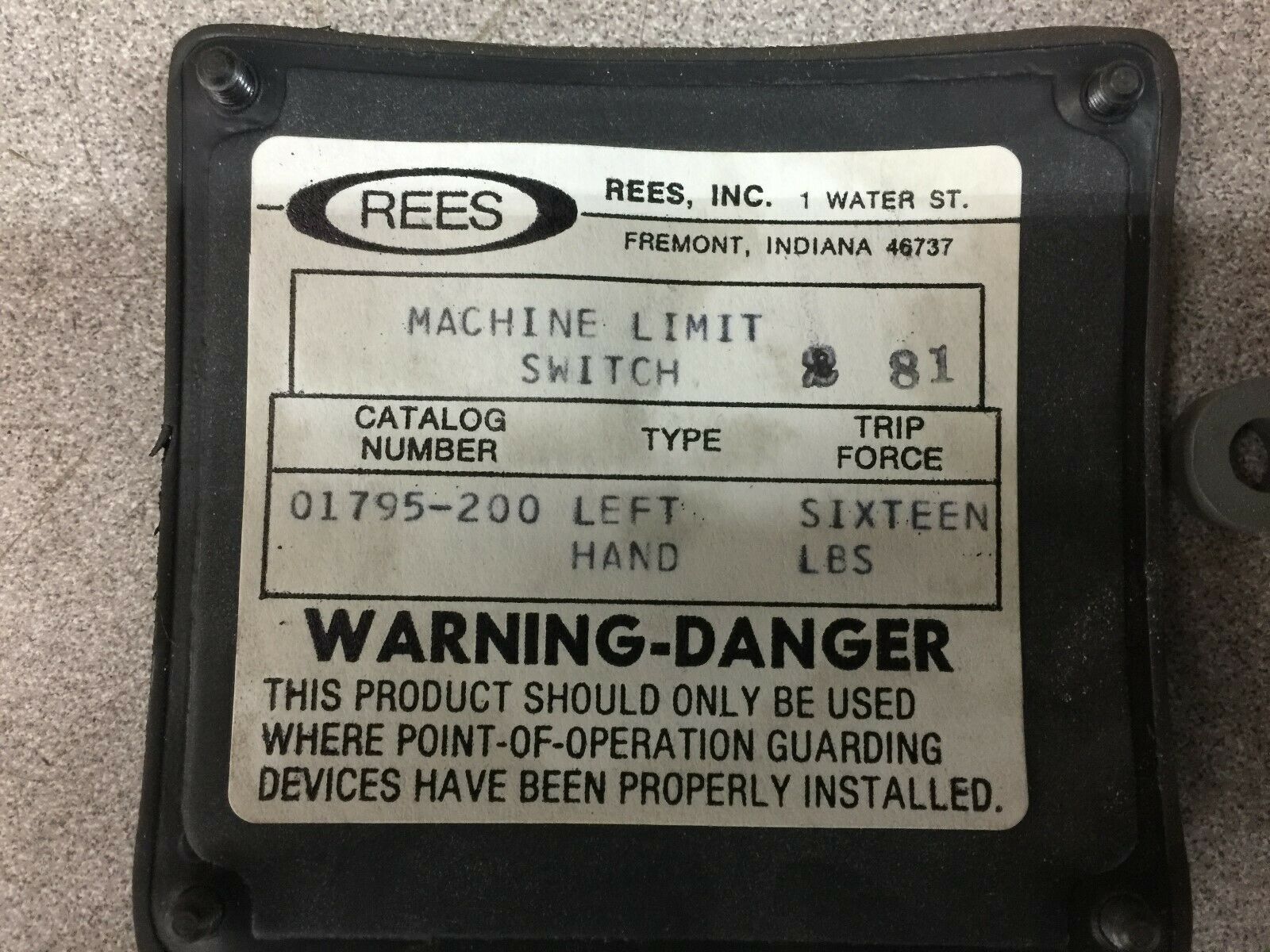 NEW NO BOX REES LEFT HAND 16# MACHINE LIMIT SWITCH 01795-200