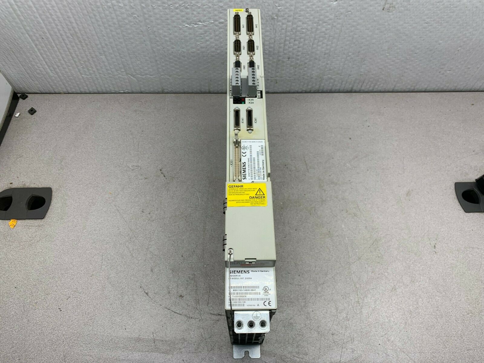 USED SIEMENS SIMODRIVE 6SN1123-1AB00-0BA1 WITH CONTROL CARD 6SN1118-0DK23-0AA0