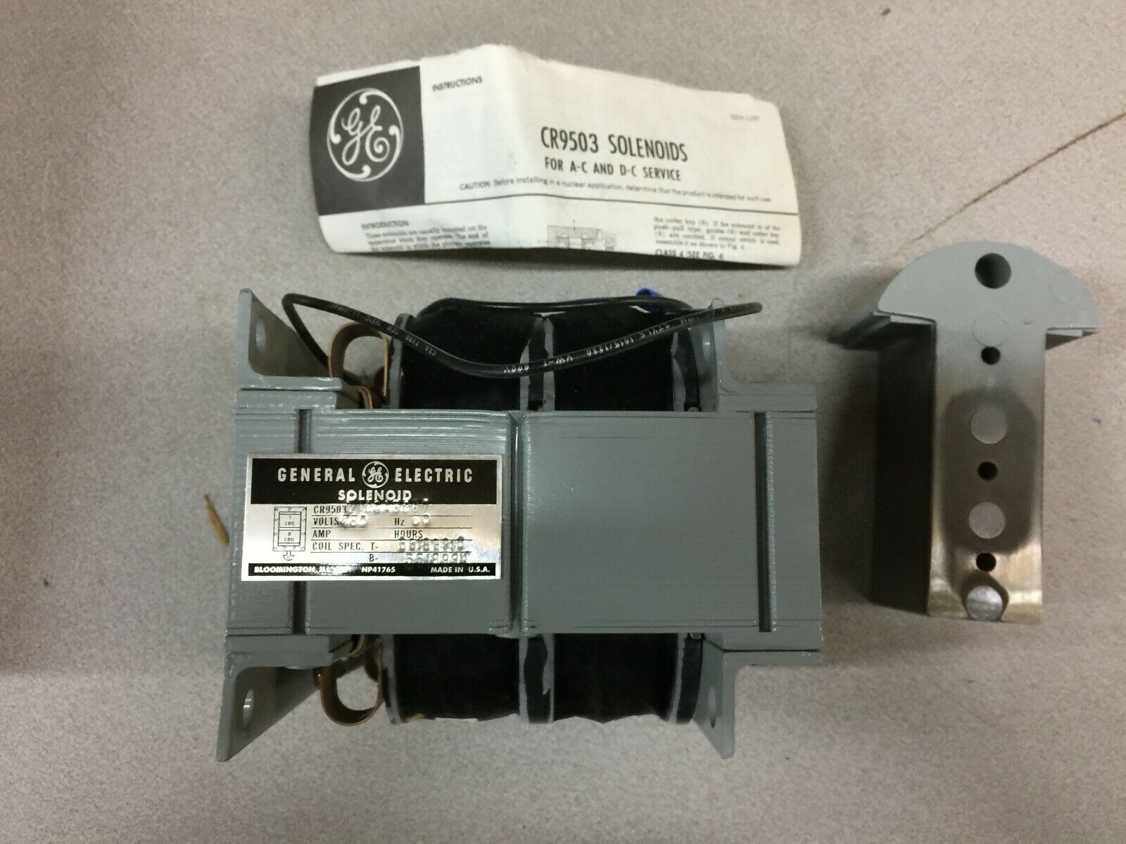 NEW IN  BOX GE  PULL TYPE 2INCH STROKE 460VAC COIL RELAY 9503213CAB367