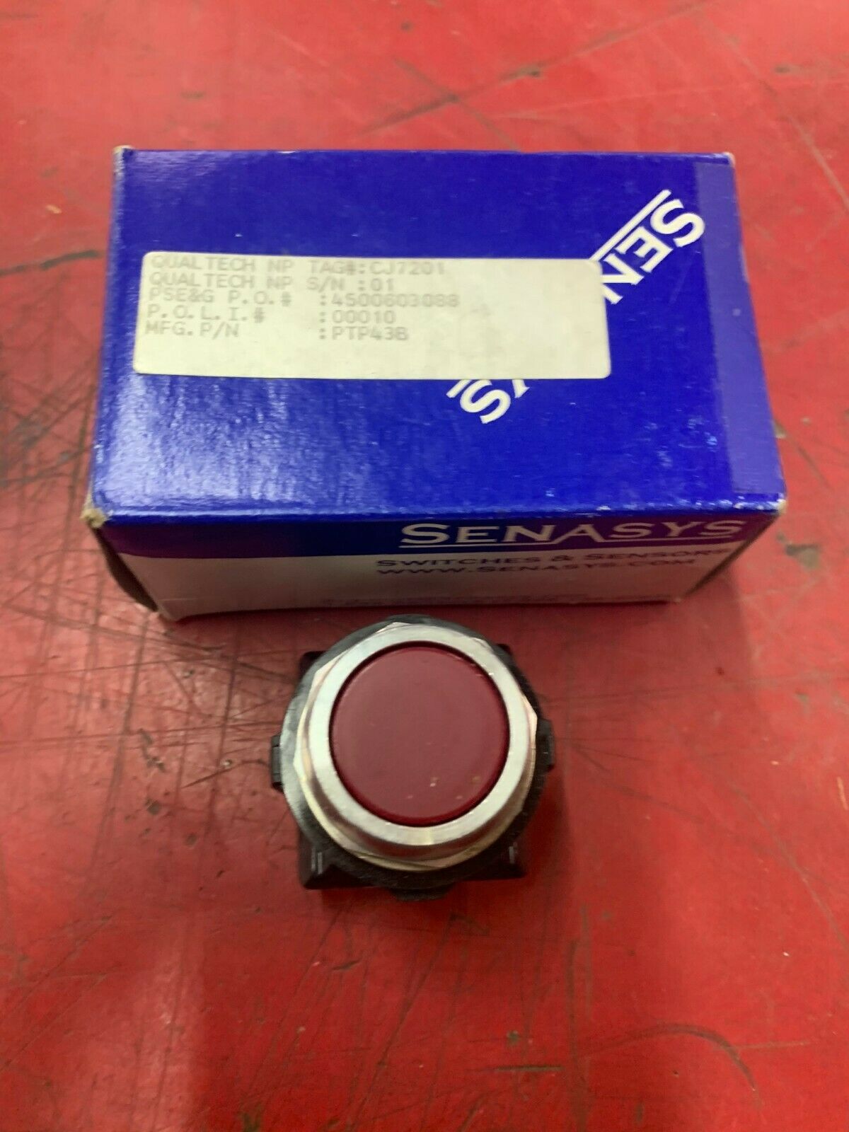 NEW IN BOX SENASYS RED PUSHBUTTON PTP43B