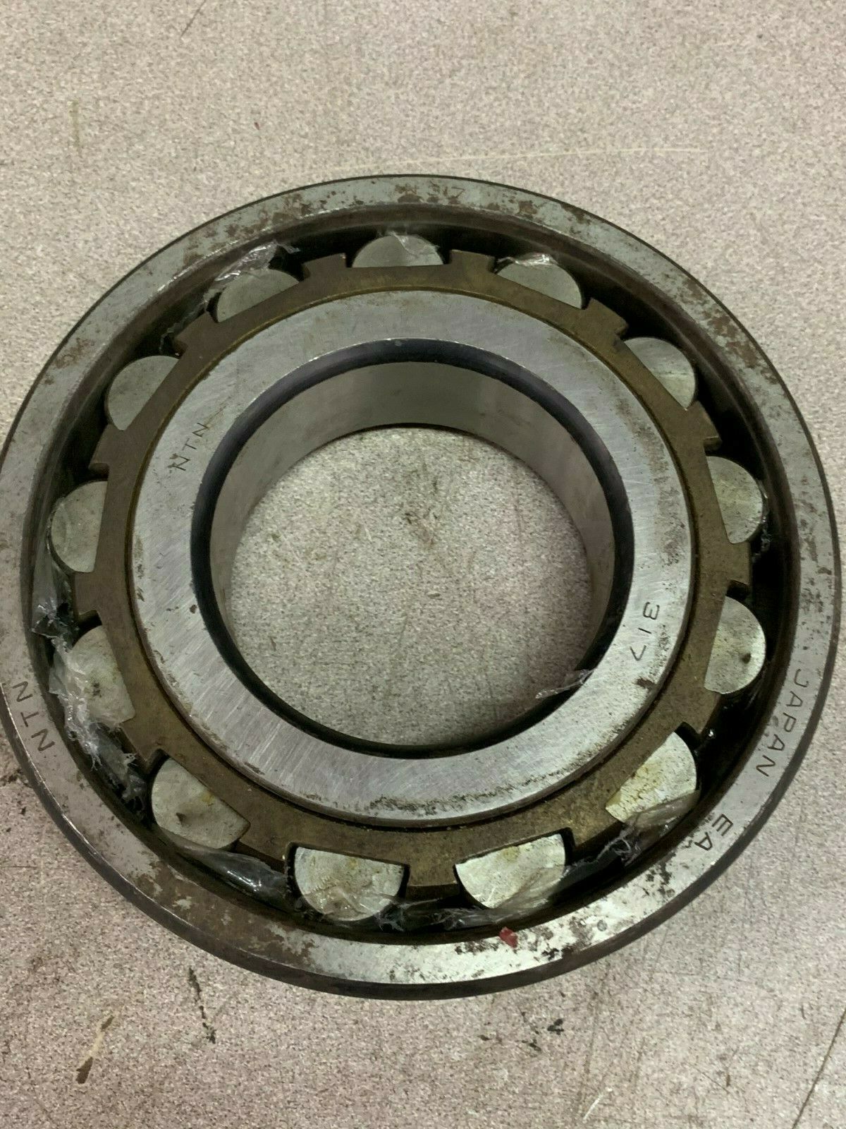 NEW NO BOX NTN CYLINDRICAL ROLLER BEARING BRASS CAGE 317