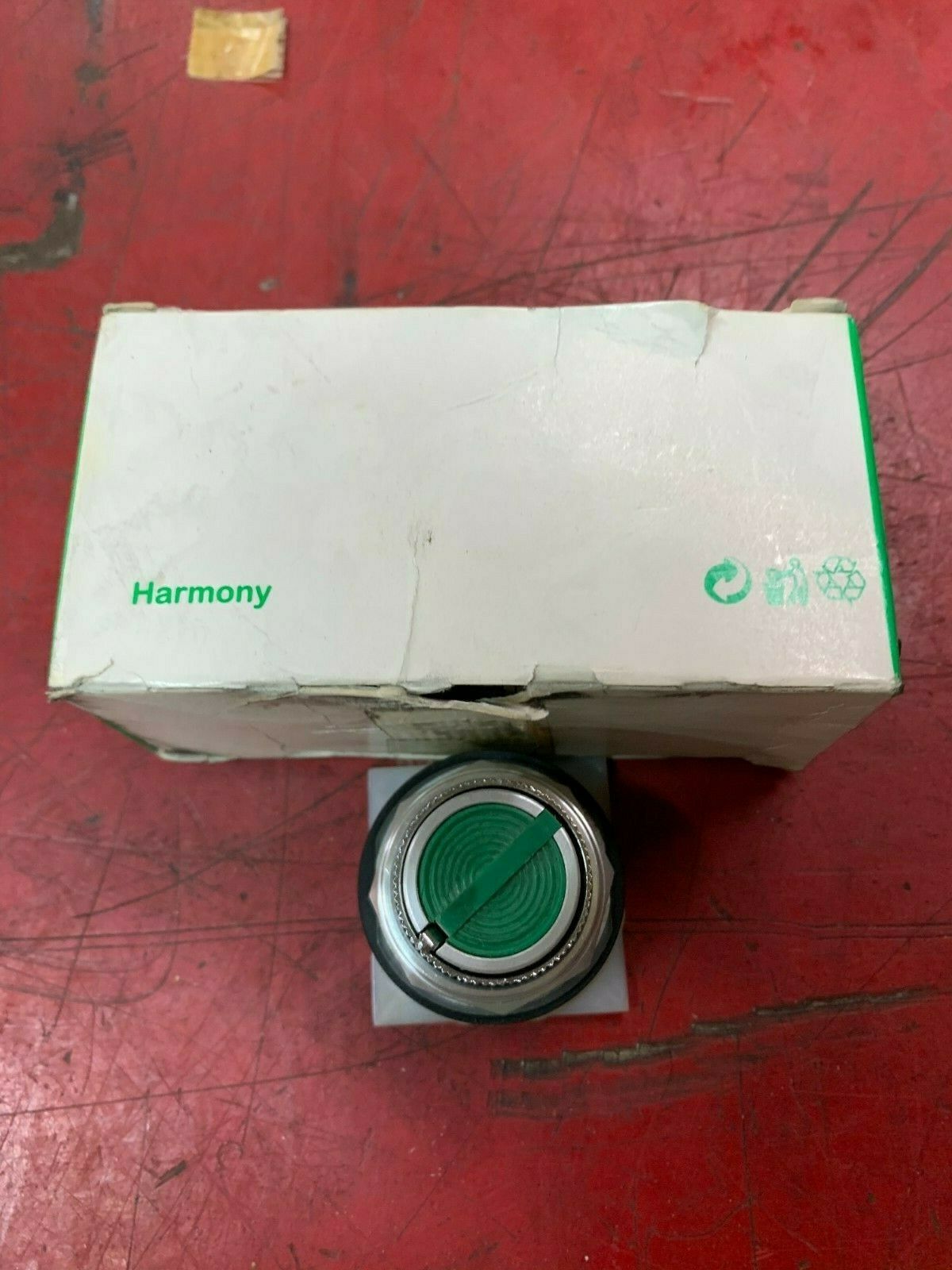 NEW IN BOX HARMONY GREEN PUSHBUTTON 9001KQ11G