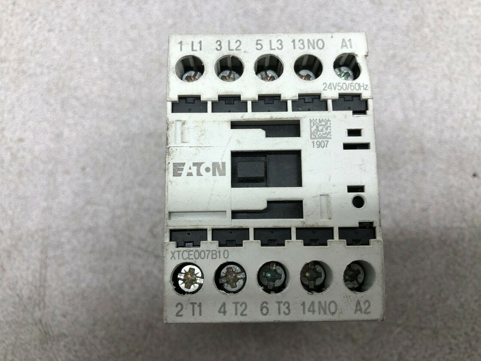 NEW NO BOX EATON 24 VAC 3 PH 600 VAC 20 AMP CONTACTOR XTCE007B10T