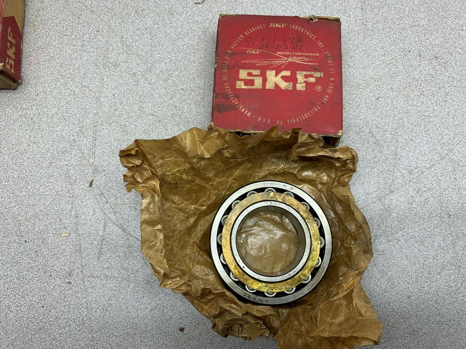 NEW IN BOX SKF BEARING SKF 22209CK/C3