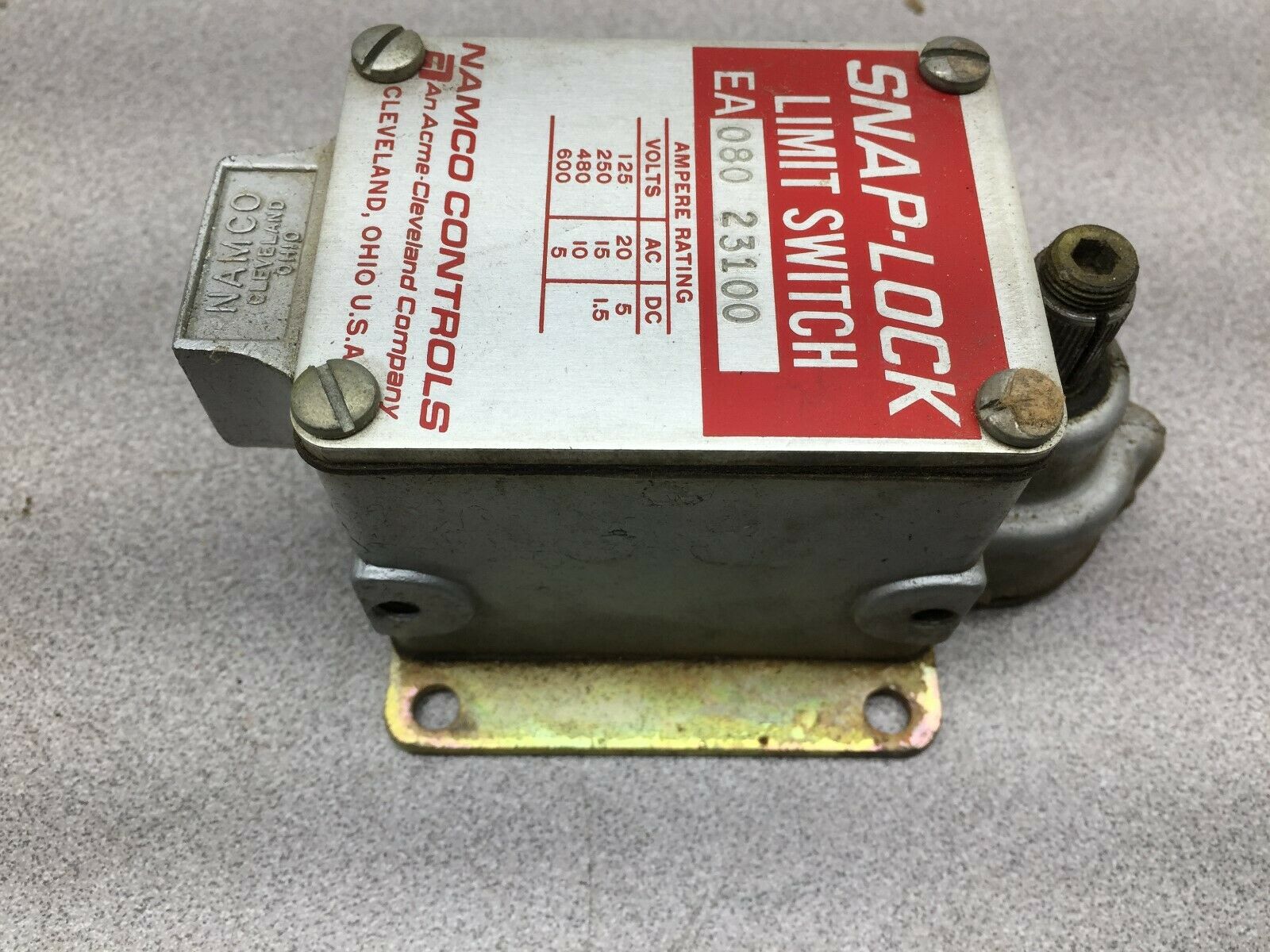 NEW NO BOX SNAP-LOCK LIMIT SWITCH EA 080-23100