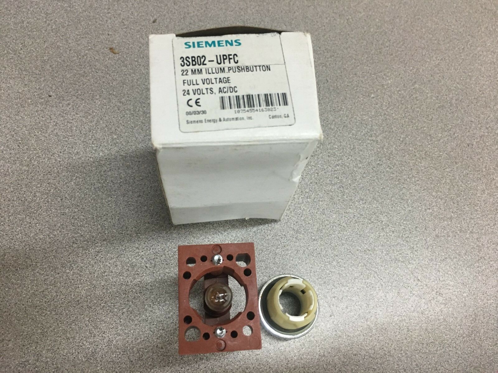 NEW IN BOX SIEMENS PUSH BUTTON 3SB02-UPFC