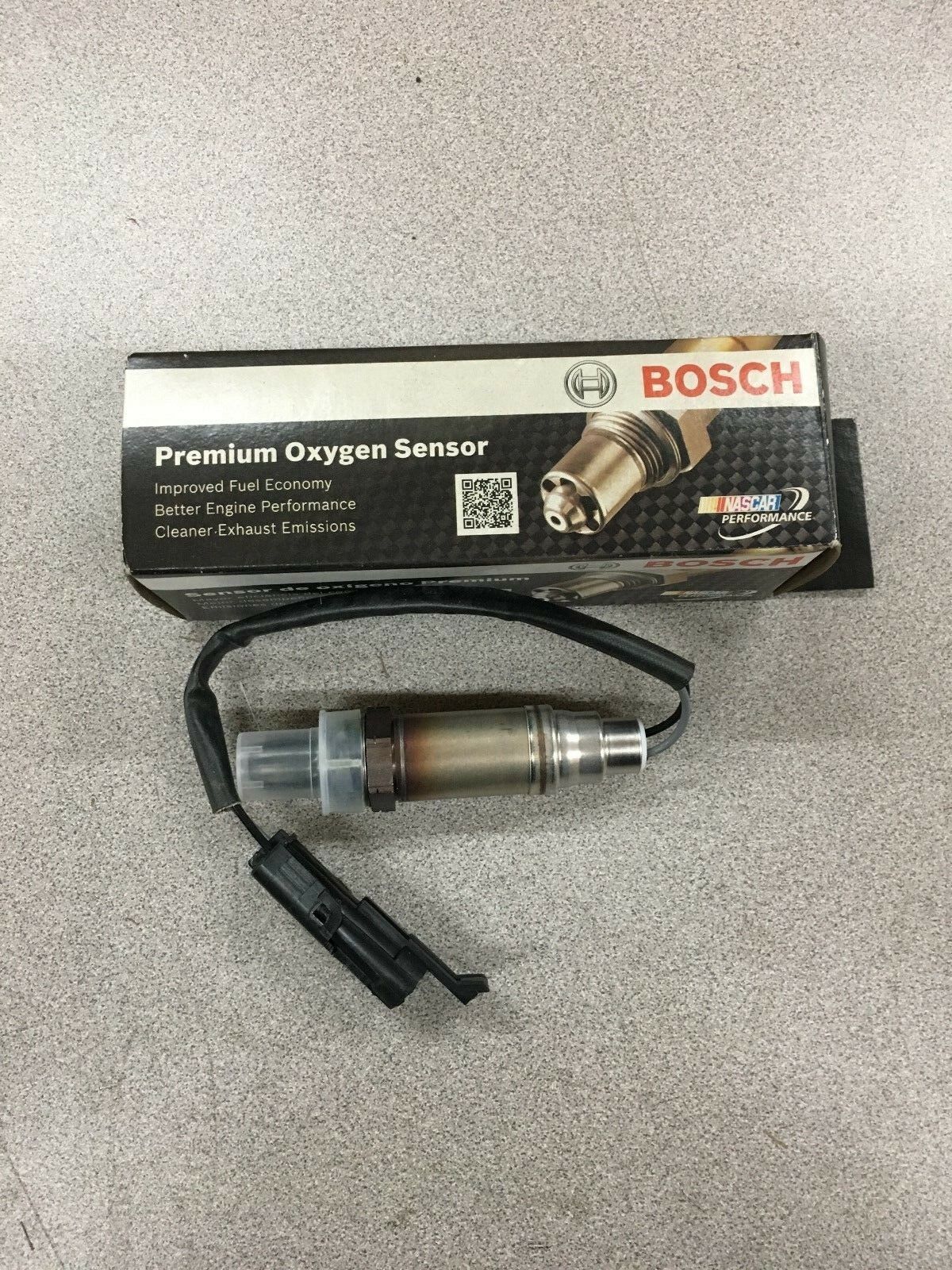 NEW IN BOX BOSCH 12028 OXYGEN SENSOR 02580020284UG