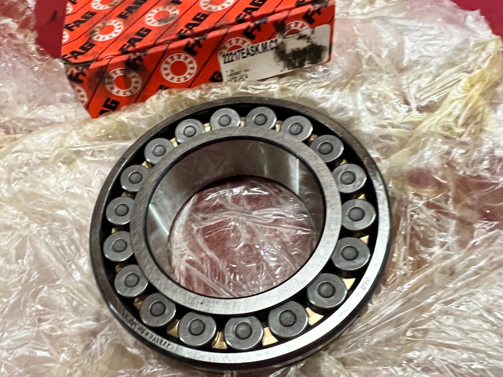 NEW IN BOX FAG SPHERICAL ROLLER BEARING 22217EASK.M.C3