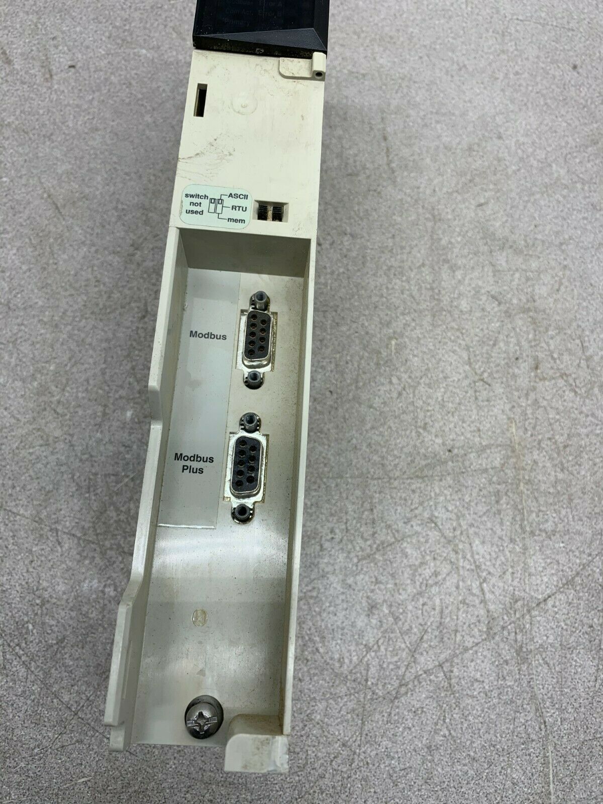 USED SCHNEIDER AUTOMATION TSX QUANTUM MODULE 140 NOM 211 00 *MISSING DOOR*