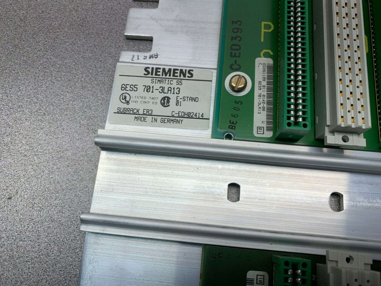 NEW IN BOX SIEMENS SIMATIC S5 SLOT RACK 6ES5 701-3LA13