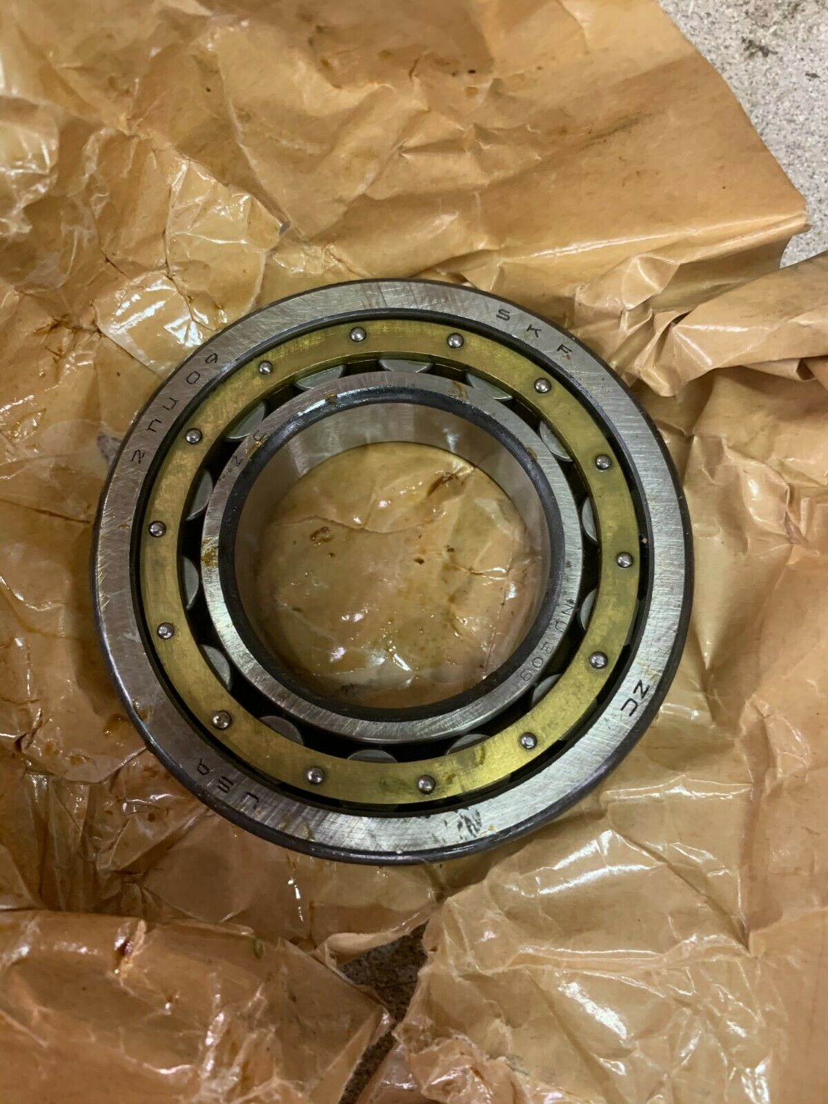 NEW IN BOX SKF CYLINDRICAL ROLLER BEARING NU 209 M