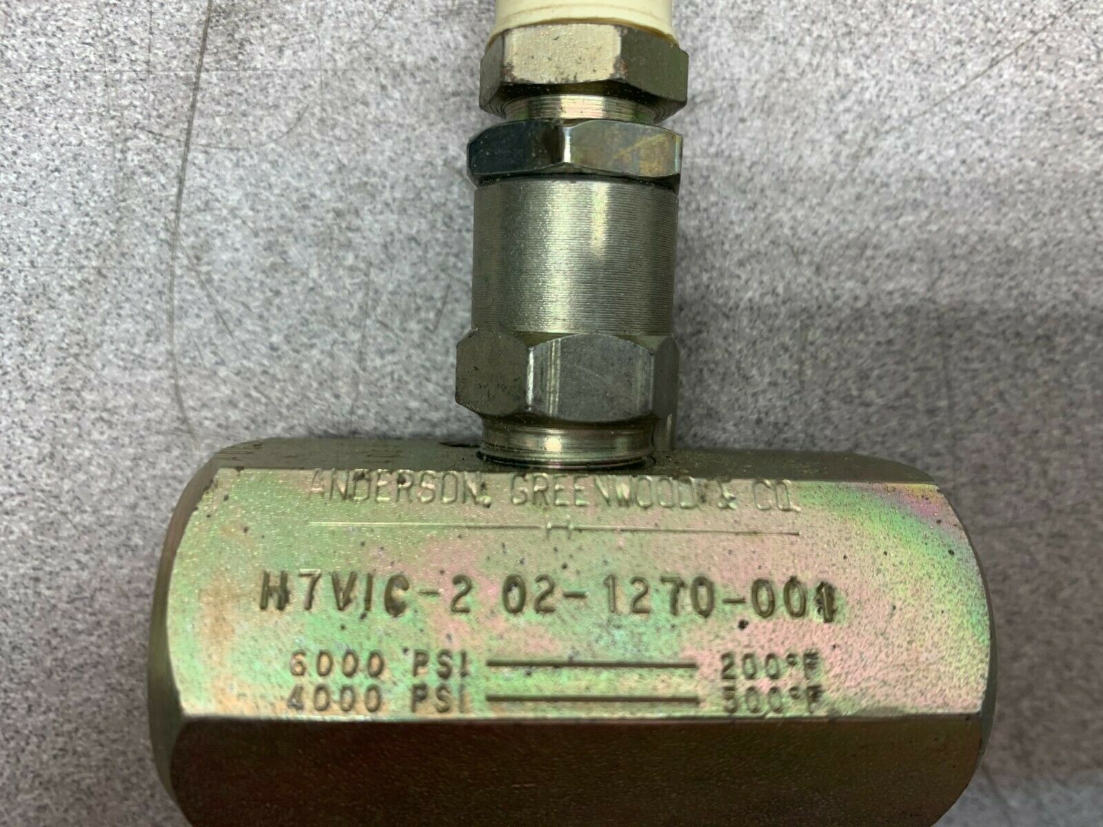 NEW IN BOX AGCO H7VIC-2 VALVE 02-1270-001