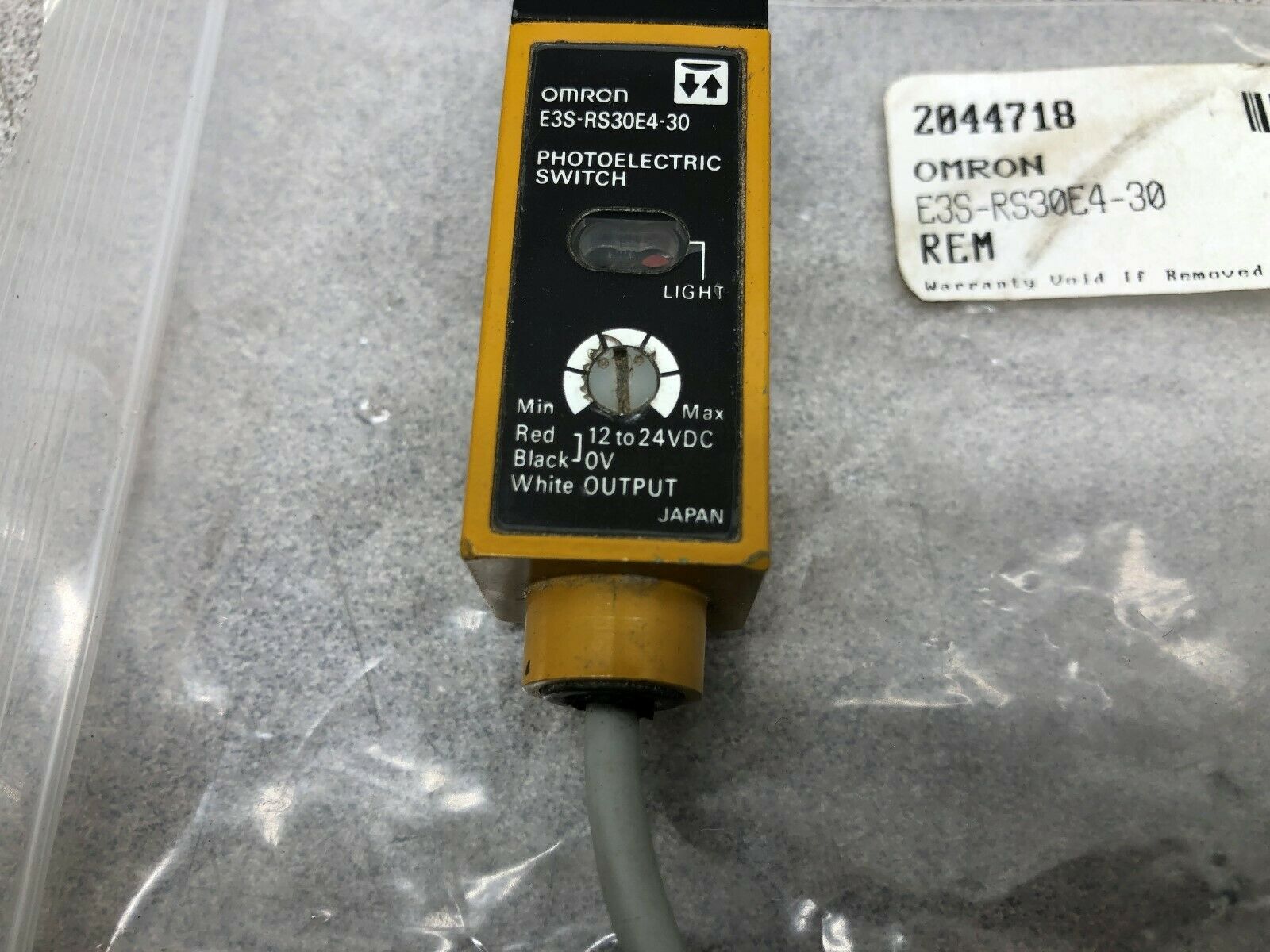 USED OMRON PHOTO ELECTRIC SWITCH E3S-RS30E4-30