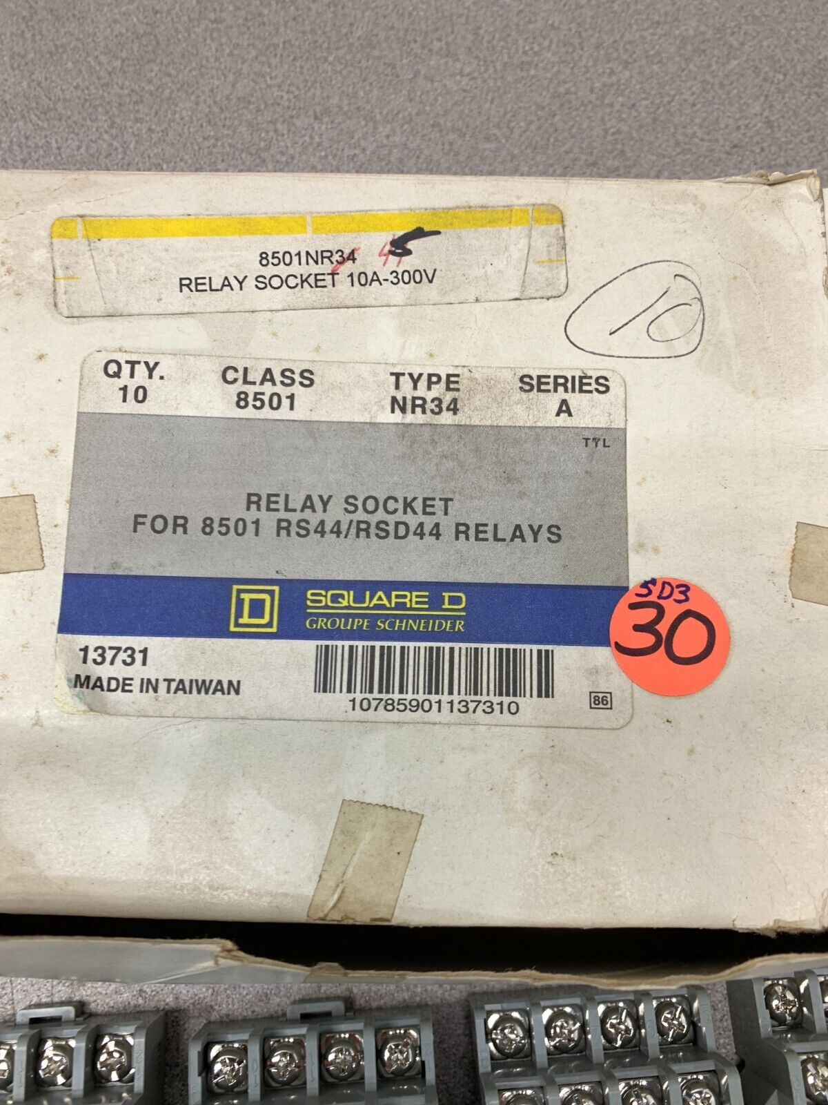 NEW BOX OF 9 SQUARE D RELAY SOCKETS 8501 NR34 SERIES A