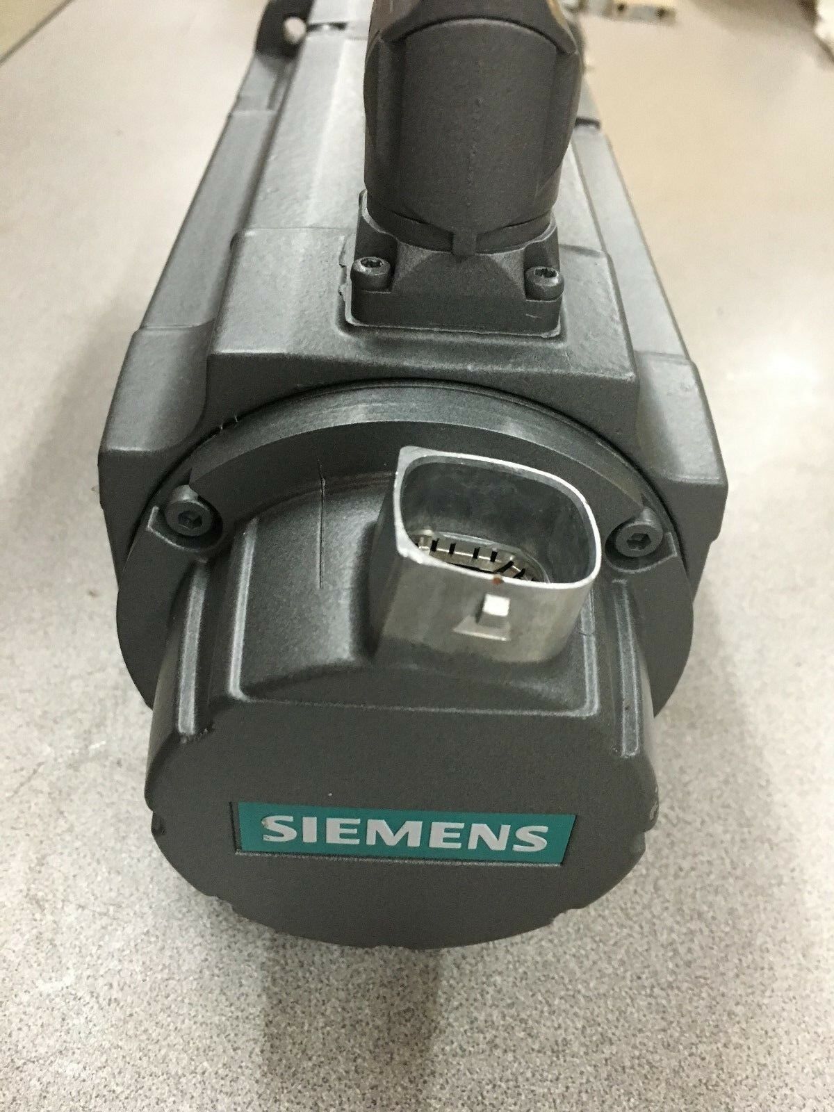 USED SIEMENS 3000RPM SERVO MOTOR 1FT7044-5AF70-1CB2