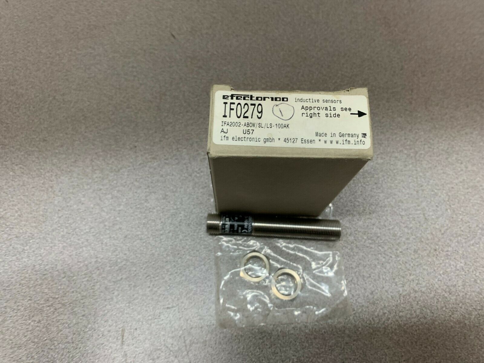 NEW IN BOX EFECTOR100 SWITCH IFA2002-ABOW-SL/LS-100AK