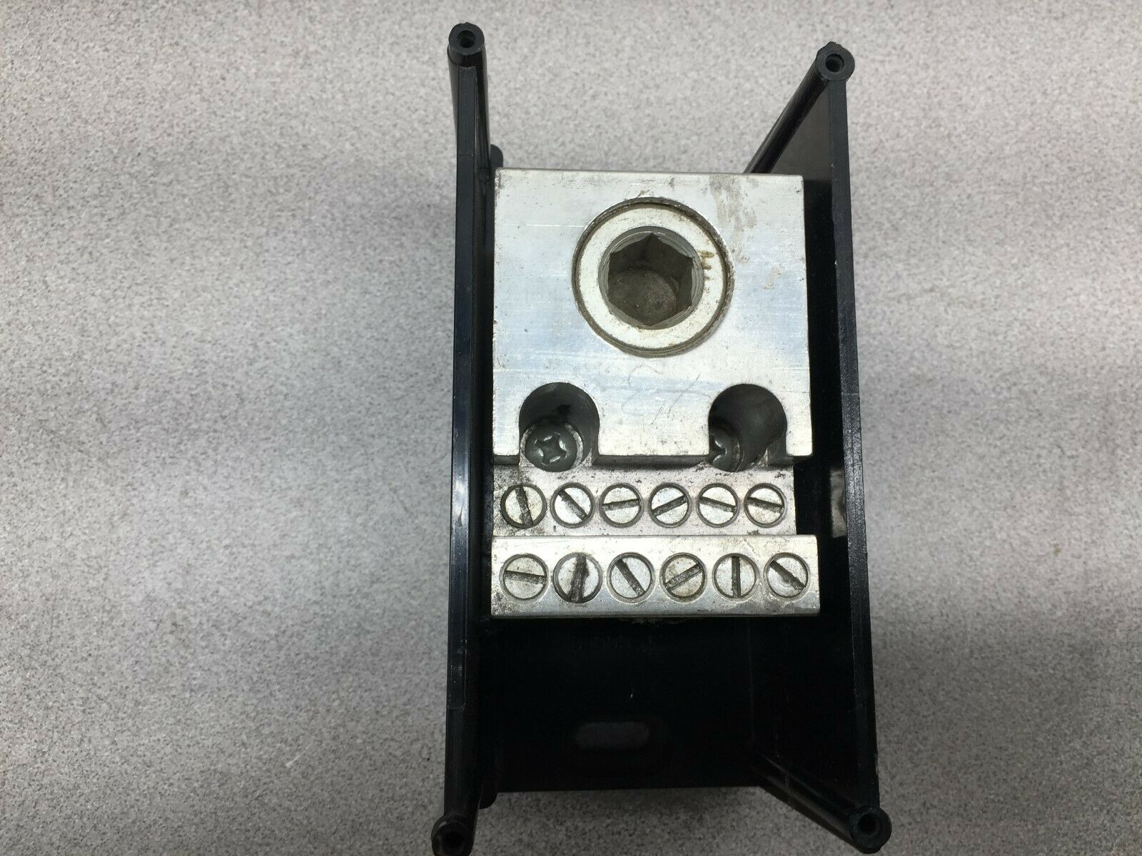 USED GOULD 600VAC 1000-250MCM 3POLE TERMINAL BLOCK 69043