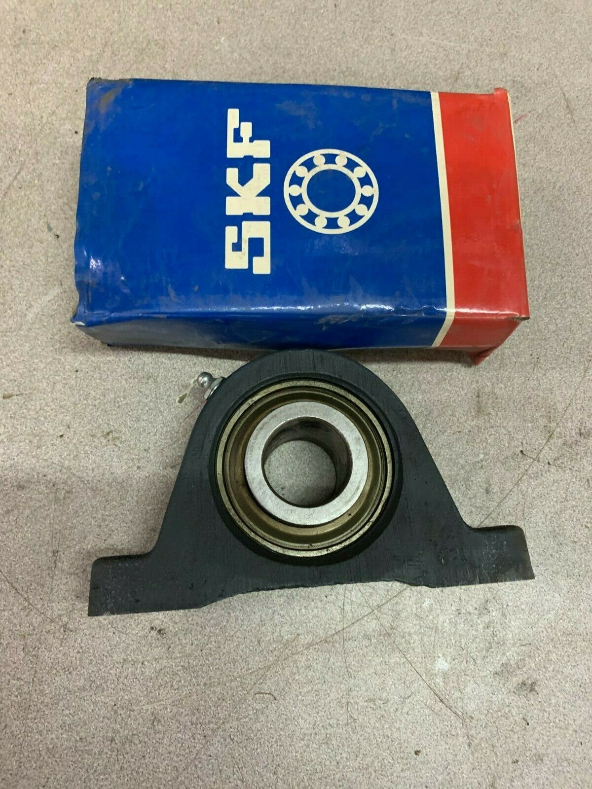 NEW IN BOX SKF PILLOW BLOCK SY 1.1/4TF