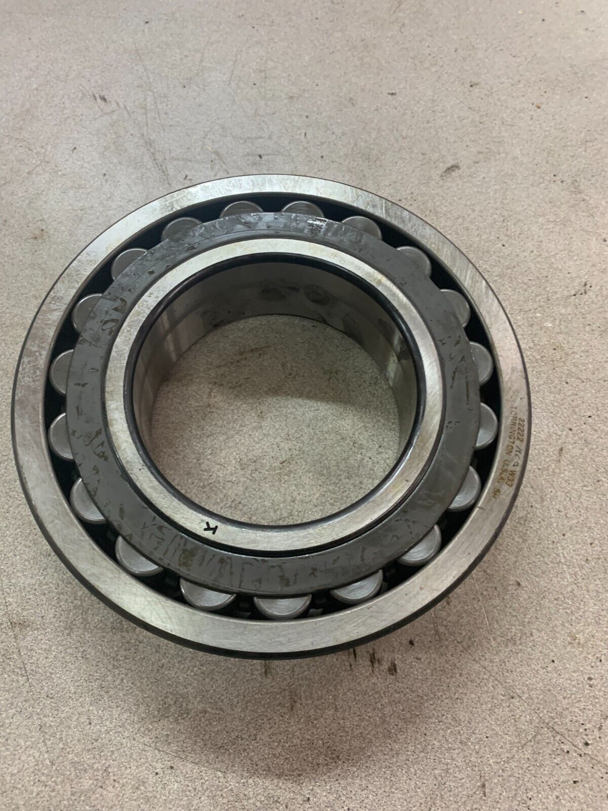 NEW NO BOX TORRINGTON SPHERICAL ROLLER BEARING 22222KCJW33