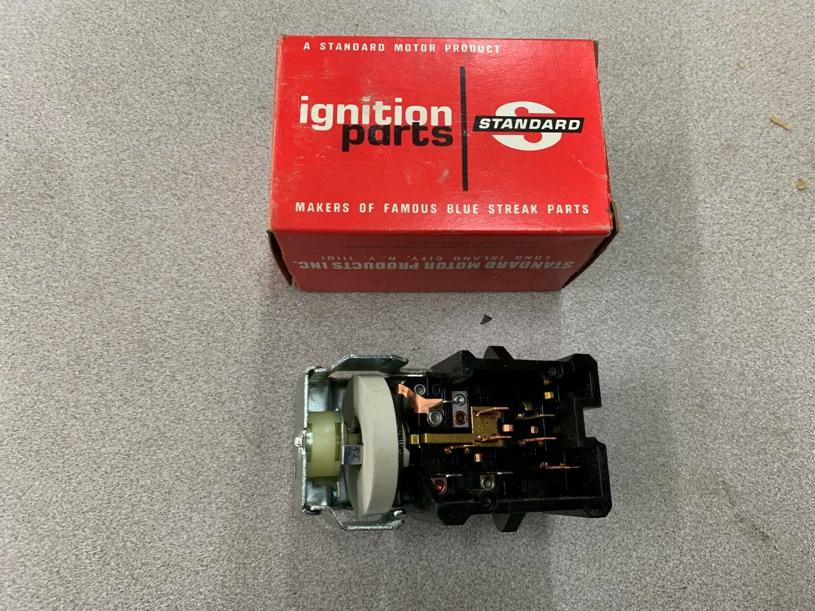 NEW IN BOX STANDARD  SWITCH, HEADLIGHT DS-199