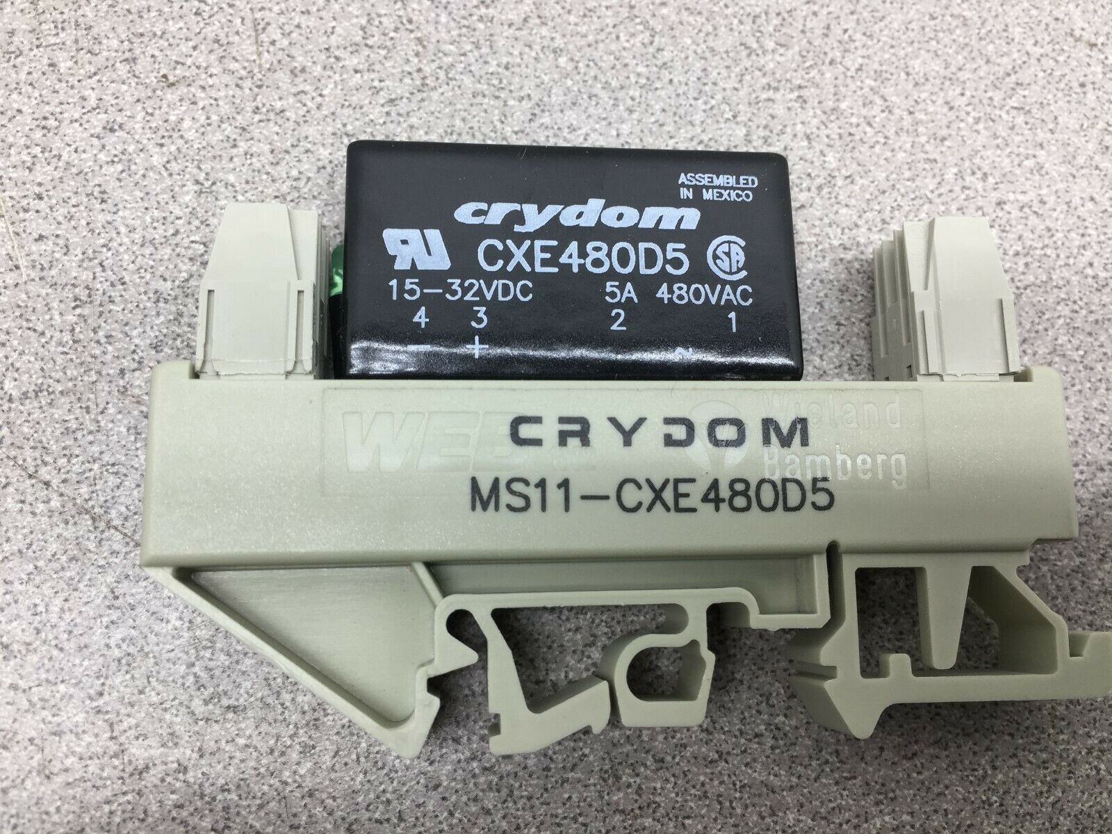 NEW NO BOX CRYDOM SOLID STATE RELAY 15-32VDC 5A 480VAC MS11-CXE480D5