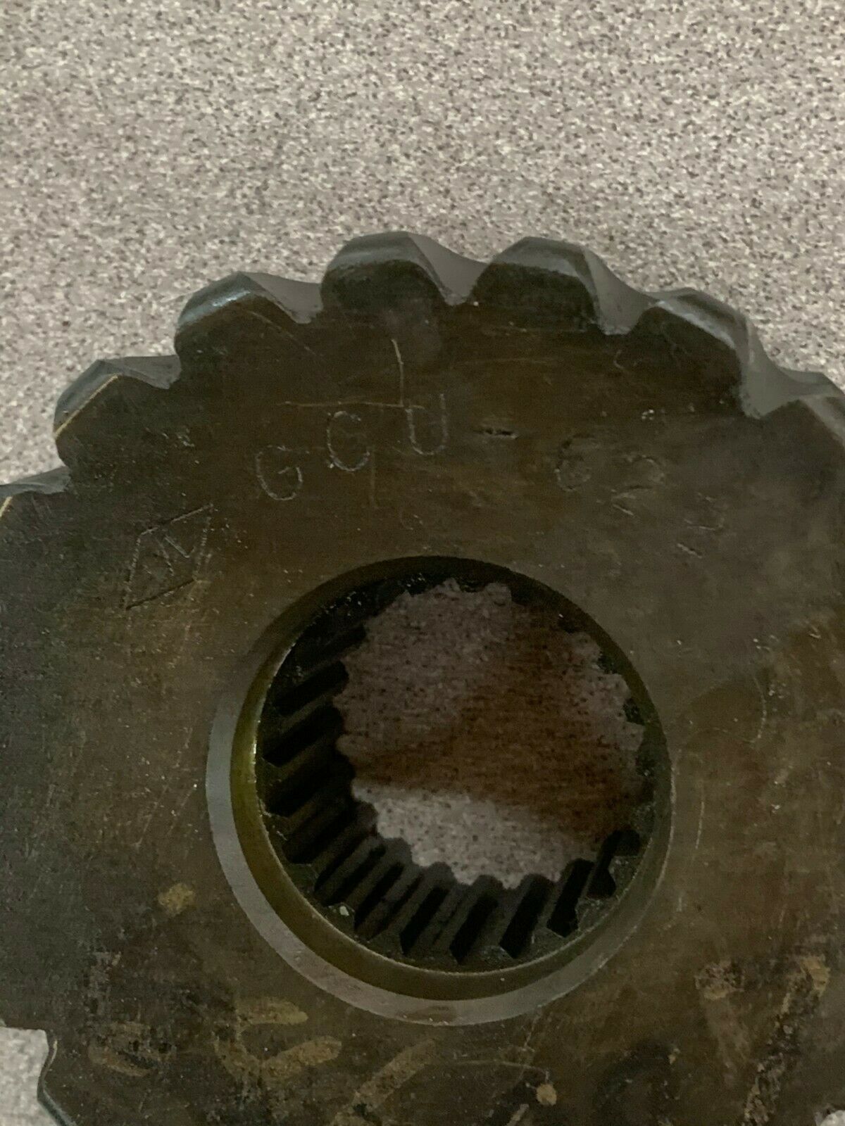 NEW NO BOX ARROW BEZEL GEAR GCU-622