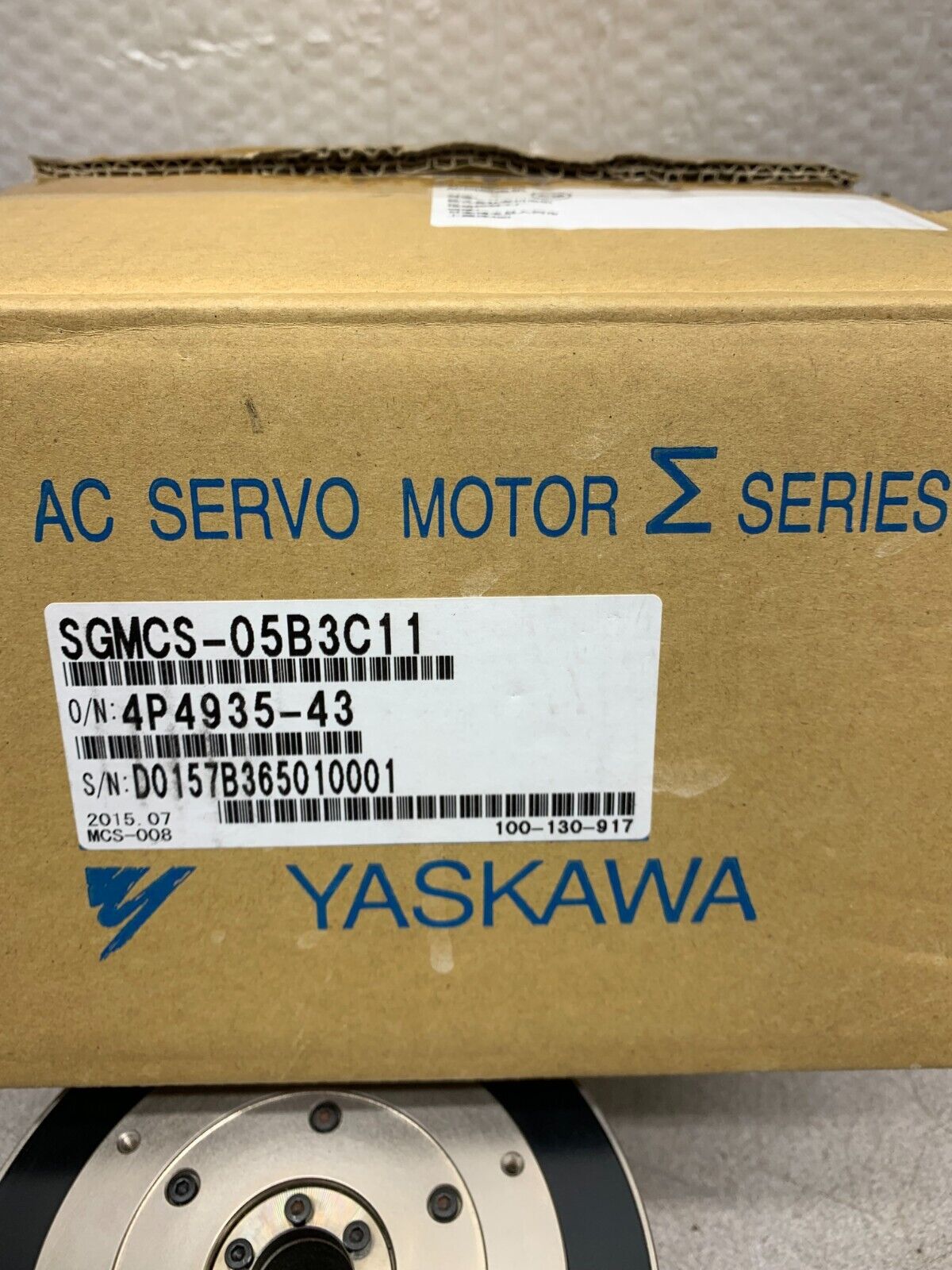 NEW IN BOX YASKAWA AC SERVO MOTOR SGMCS-05B3C11