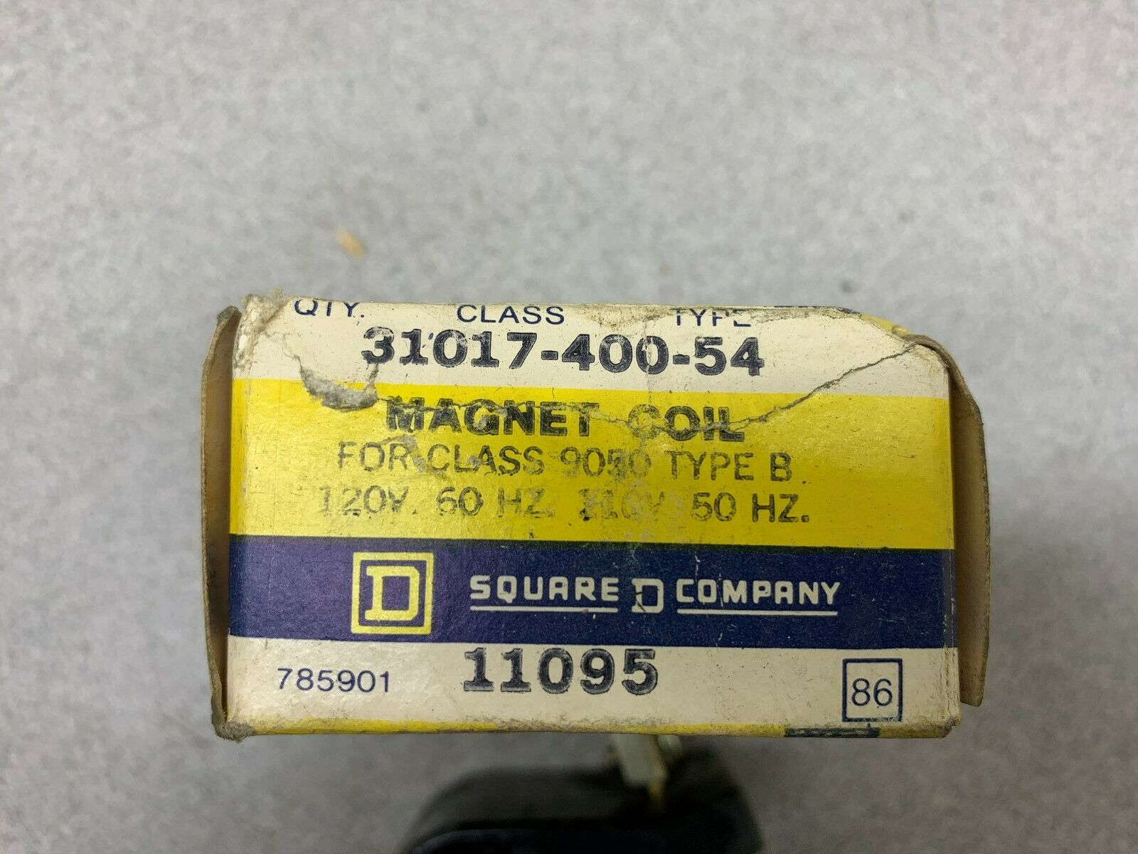 NEW IN BOX SQUARE D COIL 31017-400-54