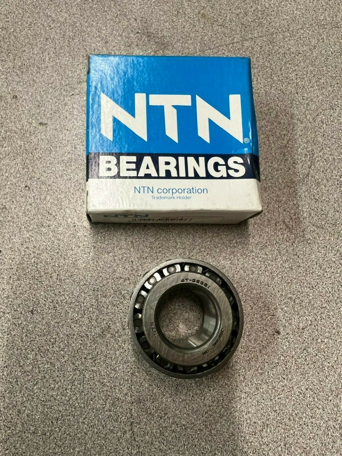 NEW IN BOX NTN ROLLER BEARING 4T-09081