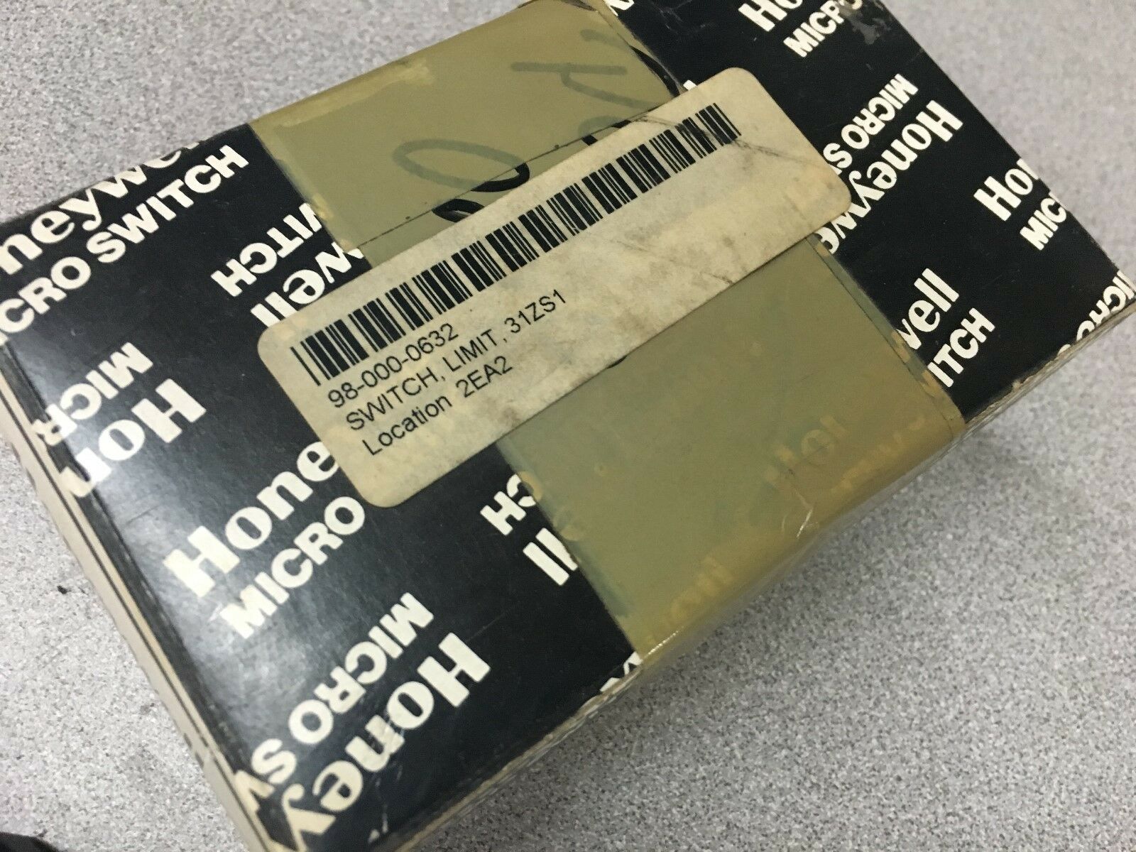 NEW IN BOX HONEYWELL MICRO SWITCH LIMIT SWITCH 31ZS1