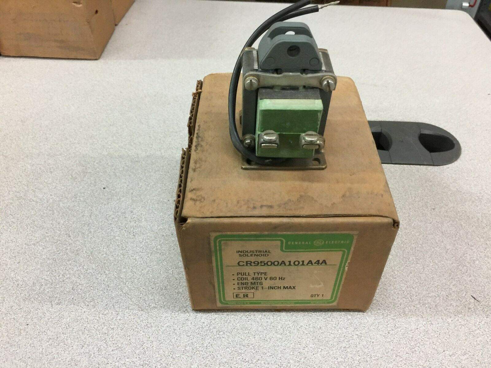 NEW IN BOX GE PULL TYPE 460VAC COIL 1" STROKE INDUSTRIAL SOLENOID CR9500A101A4A