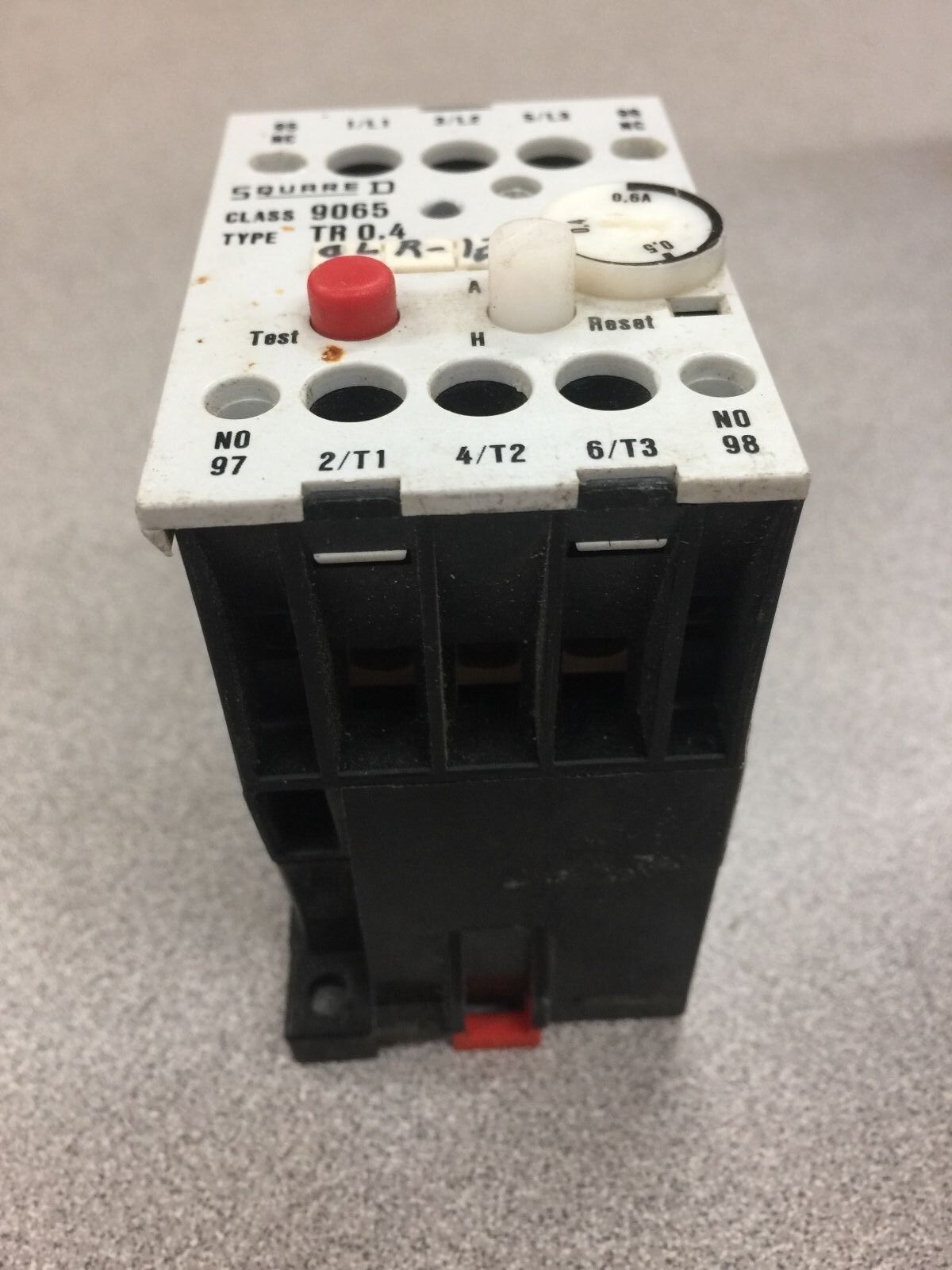 USED NO BOX SQUARE D CONTACTOR 9065 TR 0.4