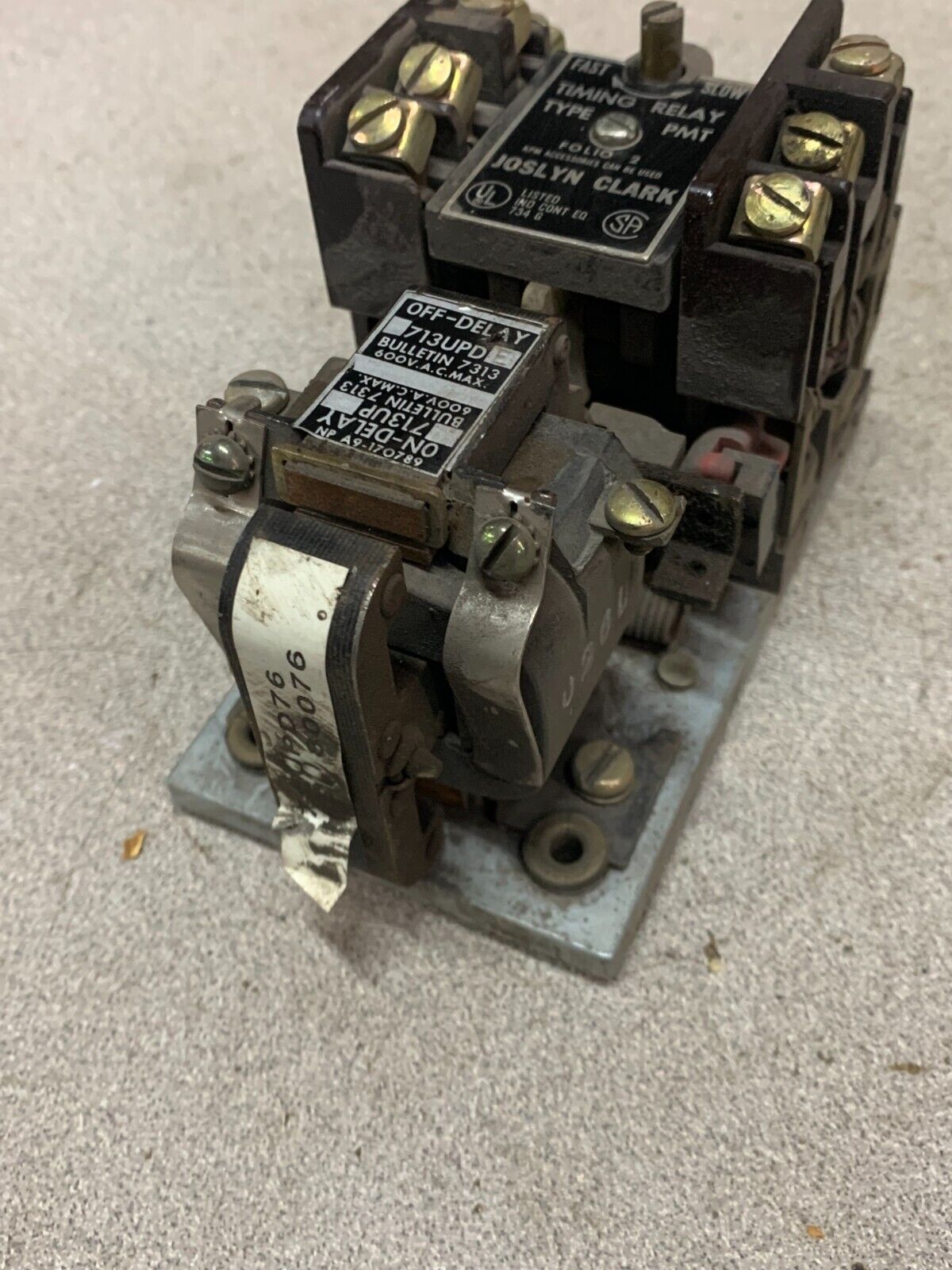 USED JOSLYN CLARK PNEUMATIC TIME DELAY RELAY 713UPDE-76