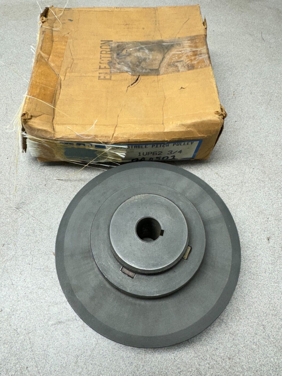 NEW IN BOX EATON ADJUSTABLE PITCH PULLEY 1VP62 3/4