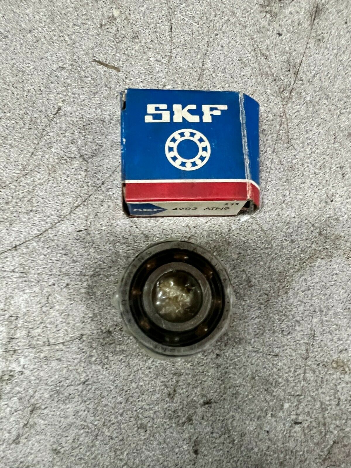 NEW IN BOX SKF DOUBLE ROW BALL BEARING 4203 ATN9