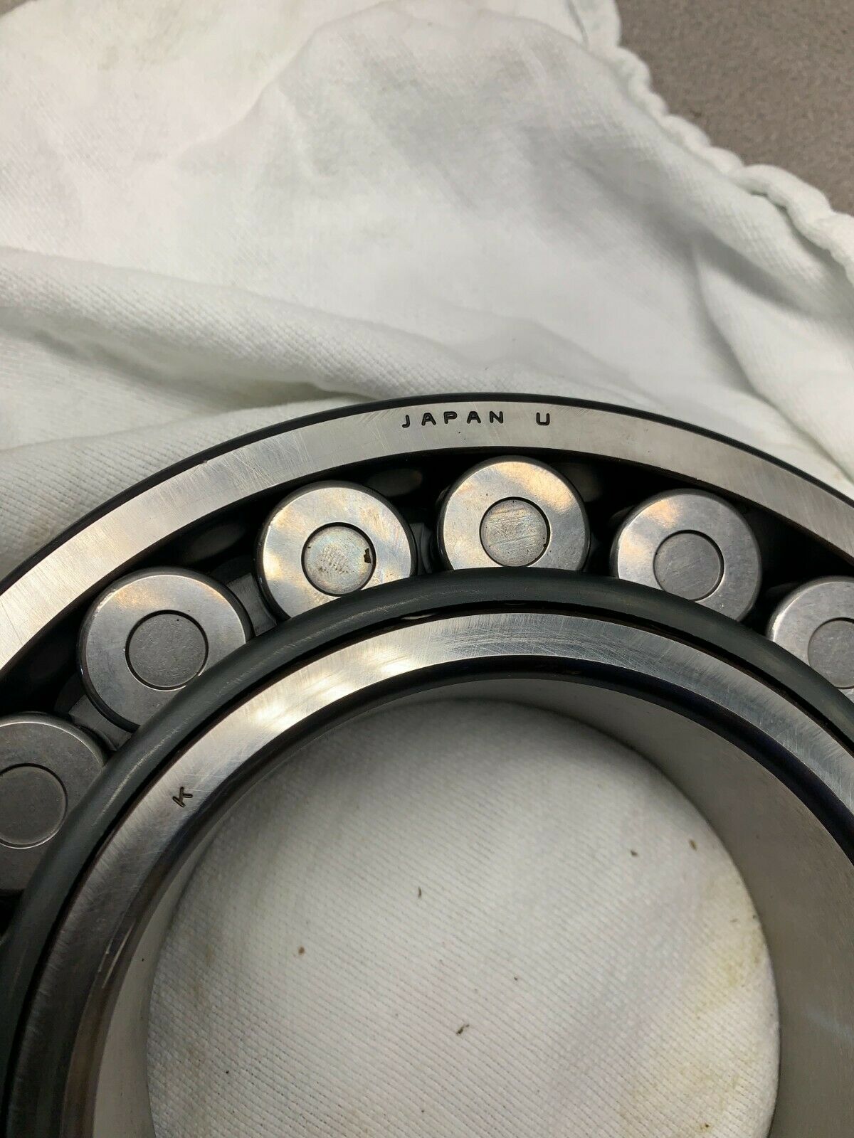 NEW NO BOX NSK 22222EAE4C3 SPHERICAL ROLLER BEARING 22222EAE4 C3