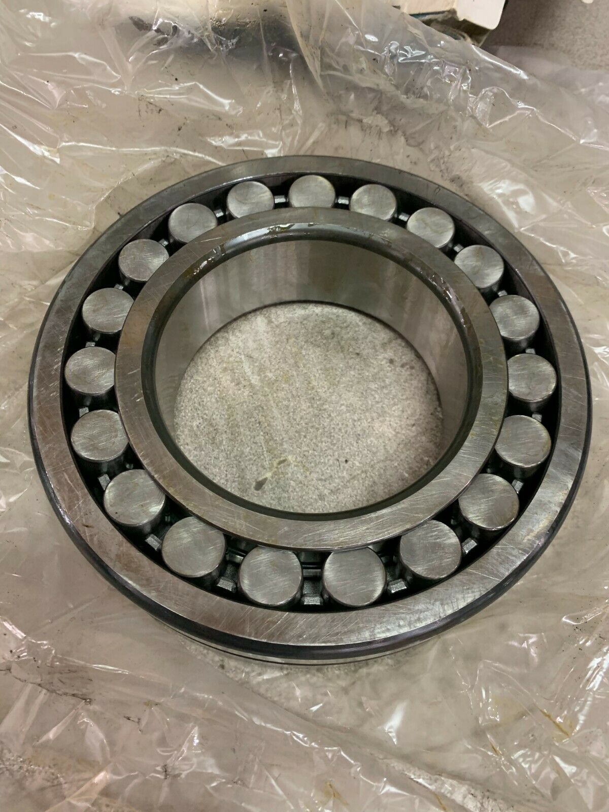 NEW IN BOX NTN LH22218BD1C3 SPHERICAL ROLLER BEARING 22218BD1C3