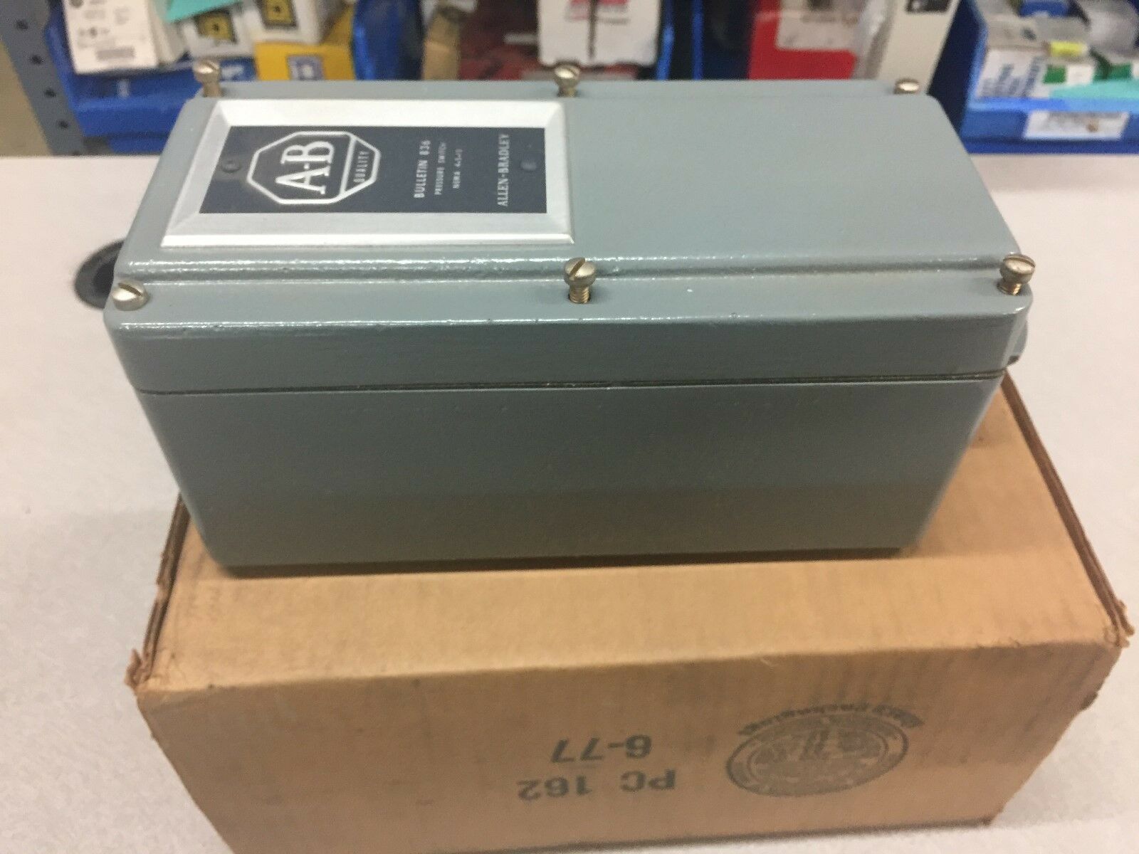 NEW IN BOX ALLEN BRADLEY PRESSURE CONTROL SWITCH 836-C63J