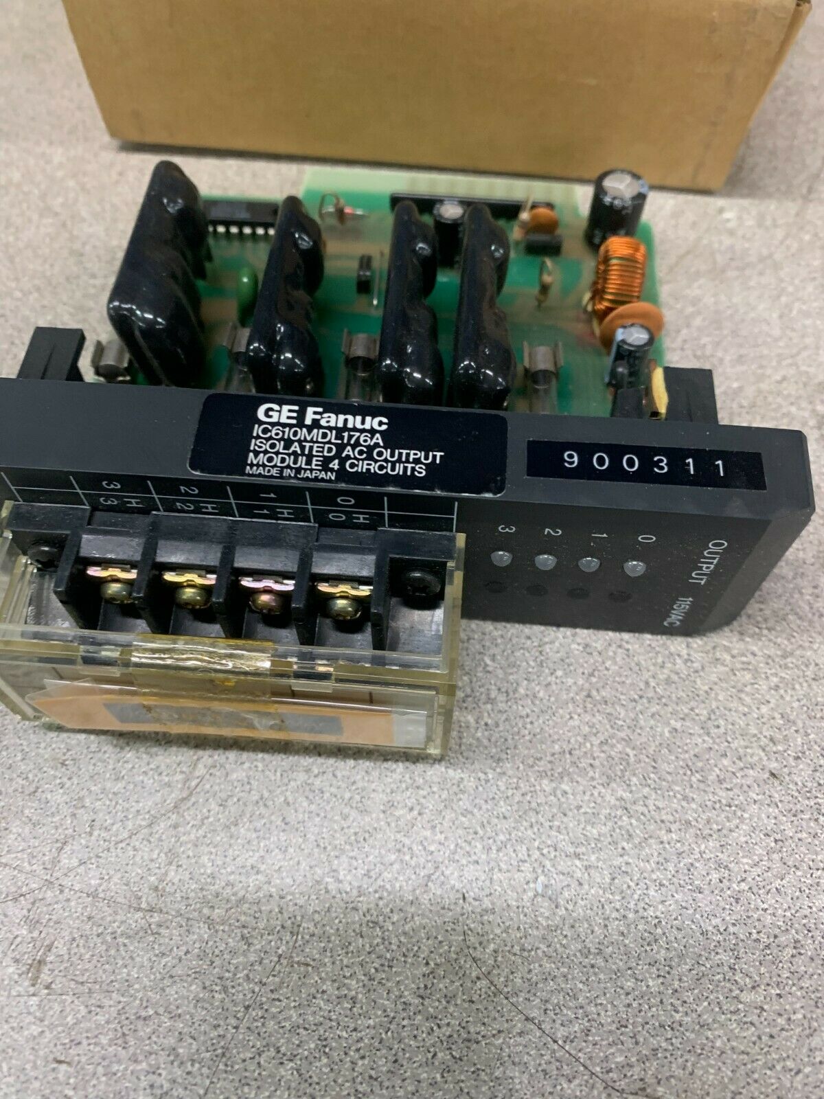 NEW IN BOX GE FANUC AC OUTPUT MODULE IC610MDL176A